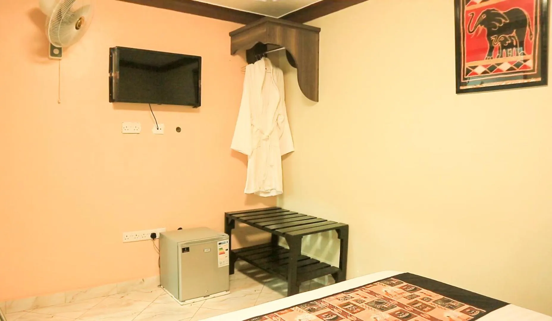 TV and multimedia in Triple Tee Gardens & Accomodation