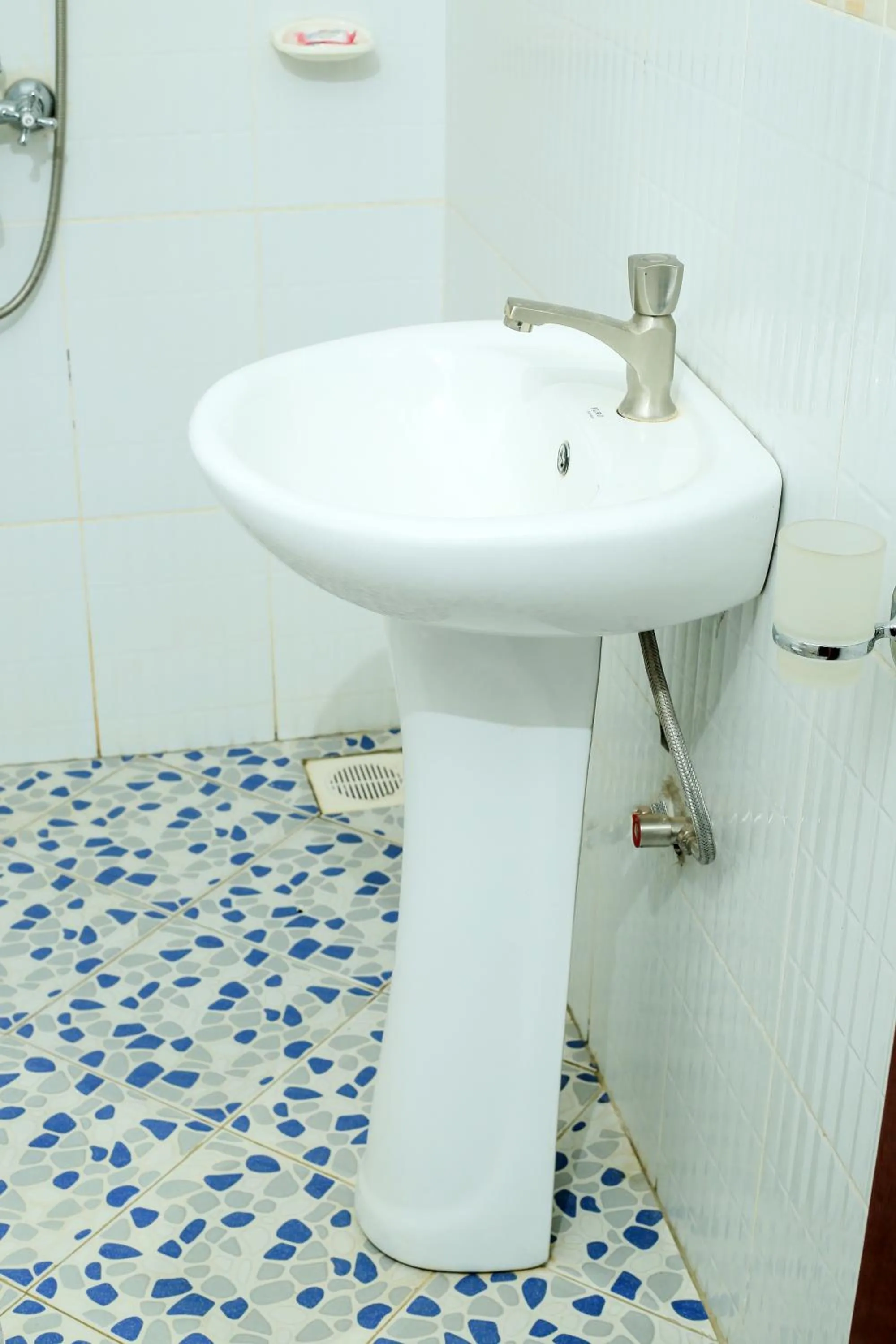 Bathroom in Triple Tee Gardens & Accomodation