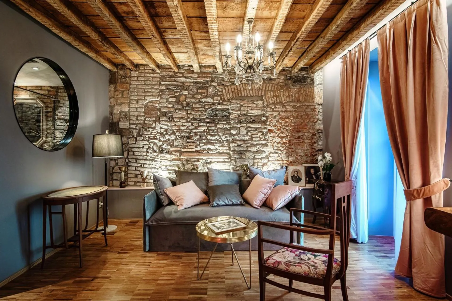 Living room in Vitrum - Como Luxury Suites