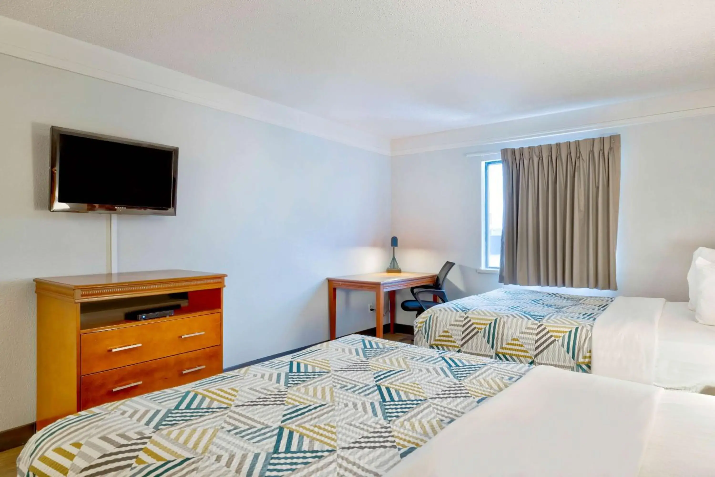 Queen Room with Two Queen Beds - Non-Smoking in Studio 6 Bartlesville - OK Queen Room with Two Queen Beds - Non-Smoking in Studio 6 Bartlesville - OK