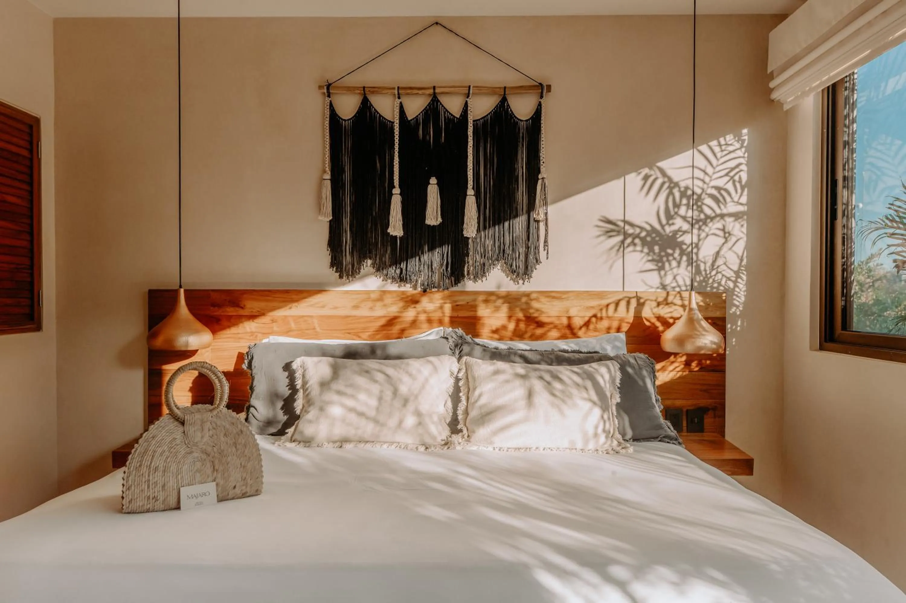 Bed in Majaro Apartments