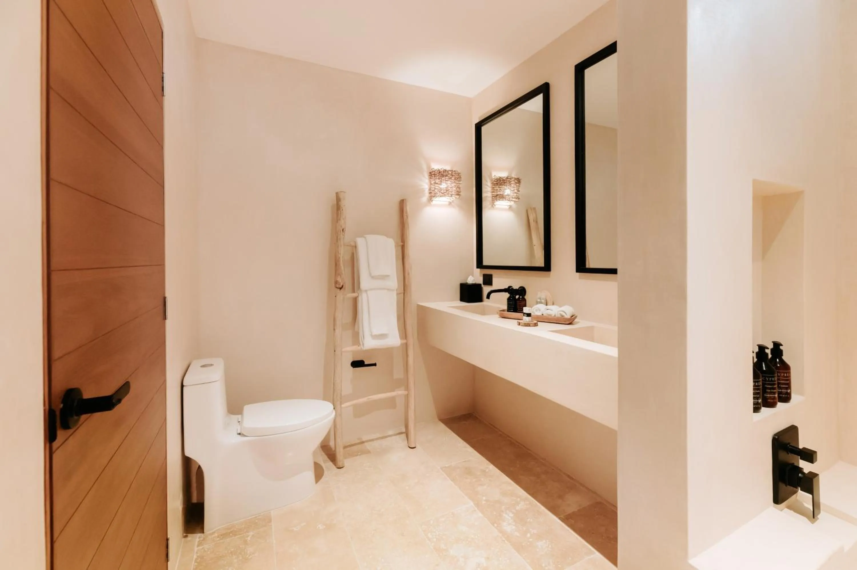 Shower in Majaro Apartments