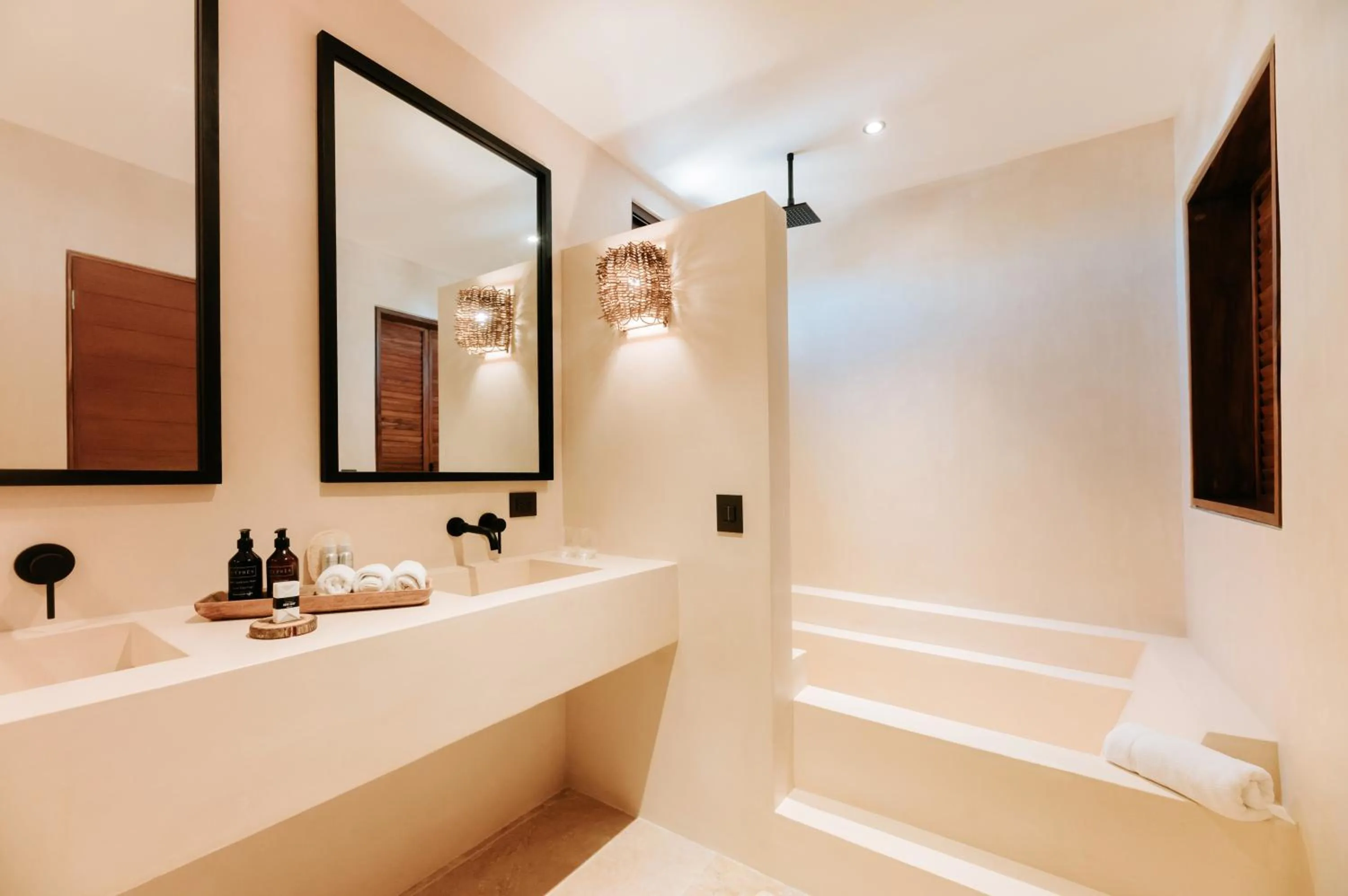 Bathroom in Majaro Apartments