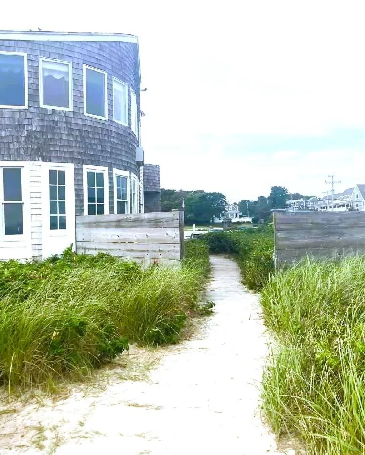 Property building in Seashell Motel