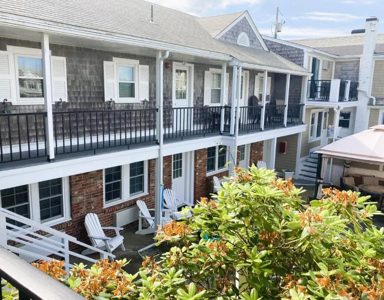 Property building in Seashell Motel