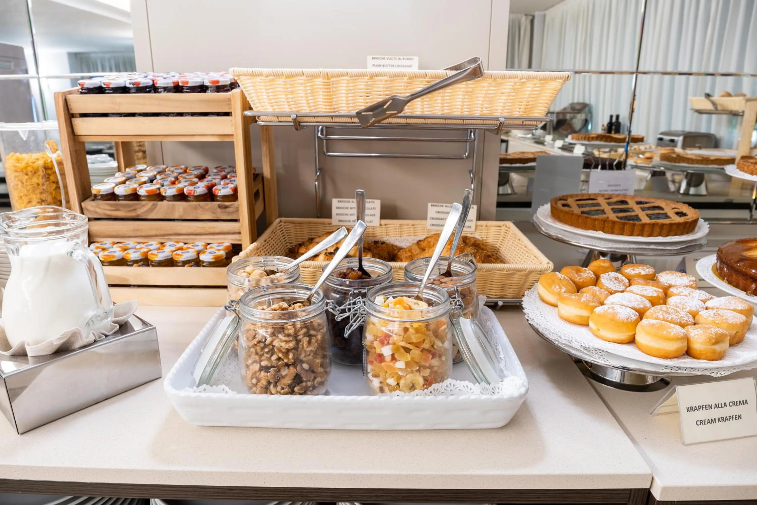 Breakfast in Hotel Como