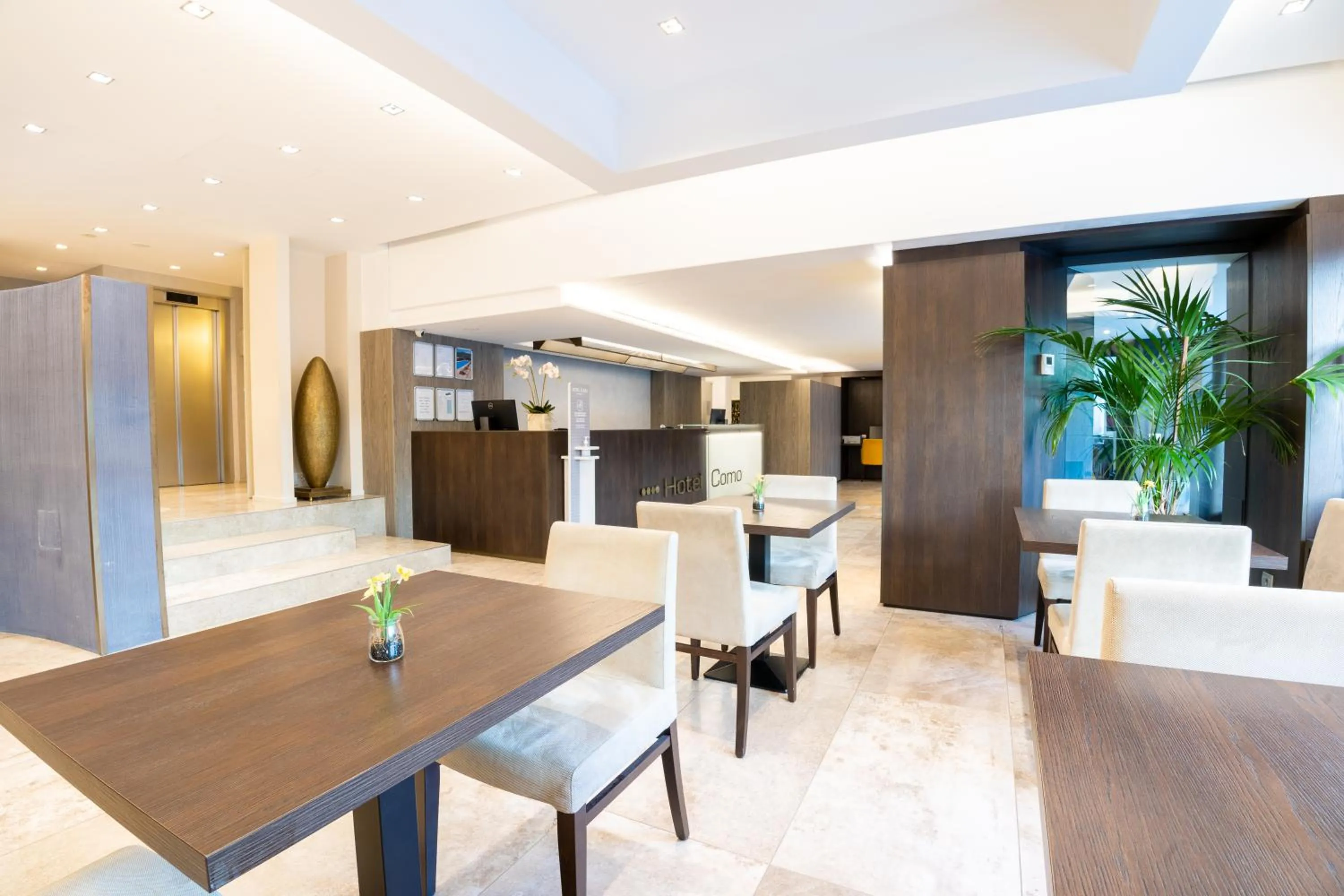 Lobby or reception in Hotel Como