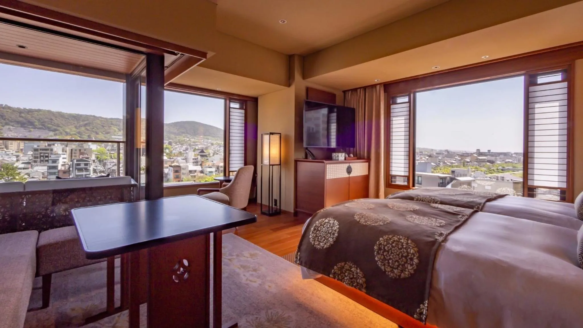 Dining area, Bed in Sora Niwa Terrace Kyoto Bettei