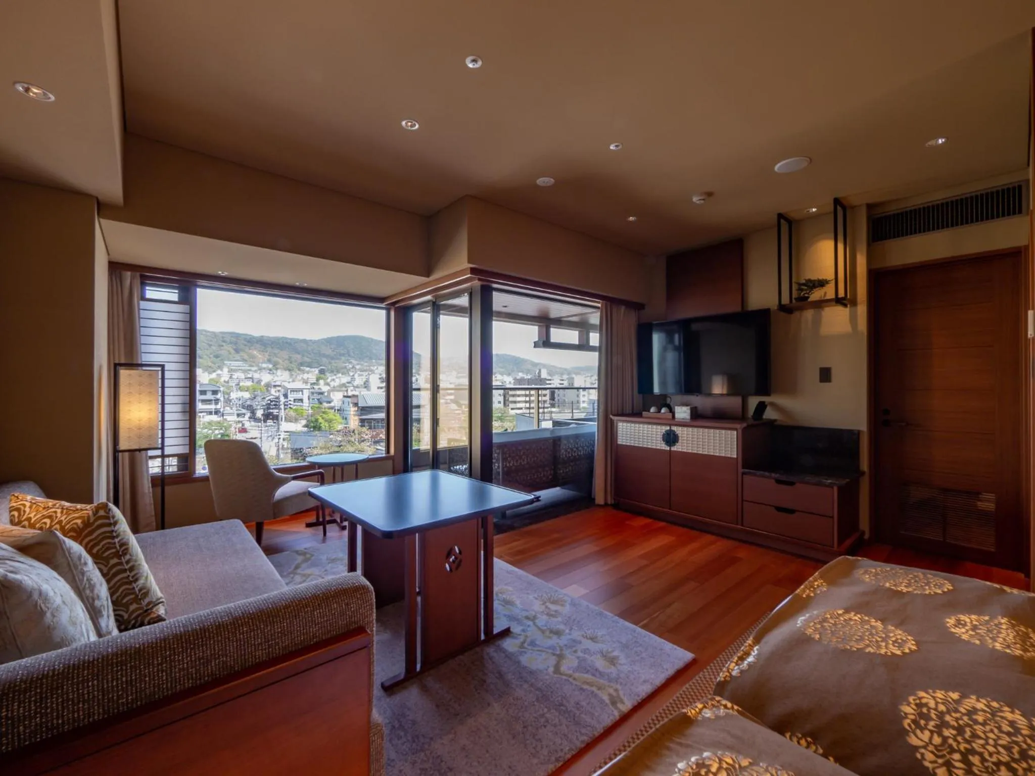 TV and multimedia, Bed in Sora Niwa Terrace Kyoto Bettei