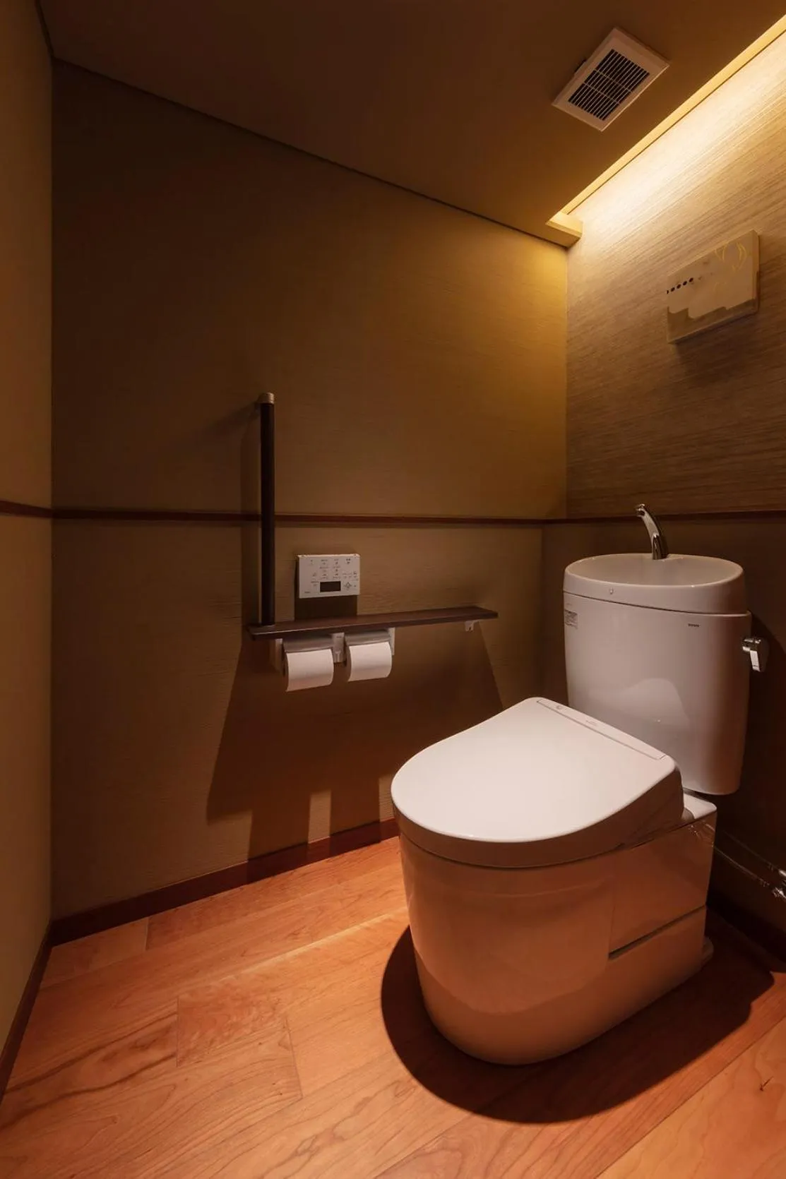 Toilet in Sora Niwa Terrace Kyoto Bettei