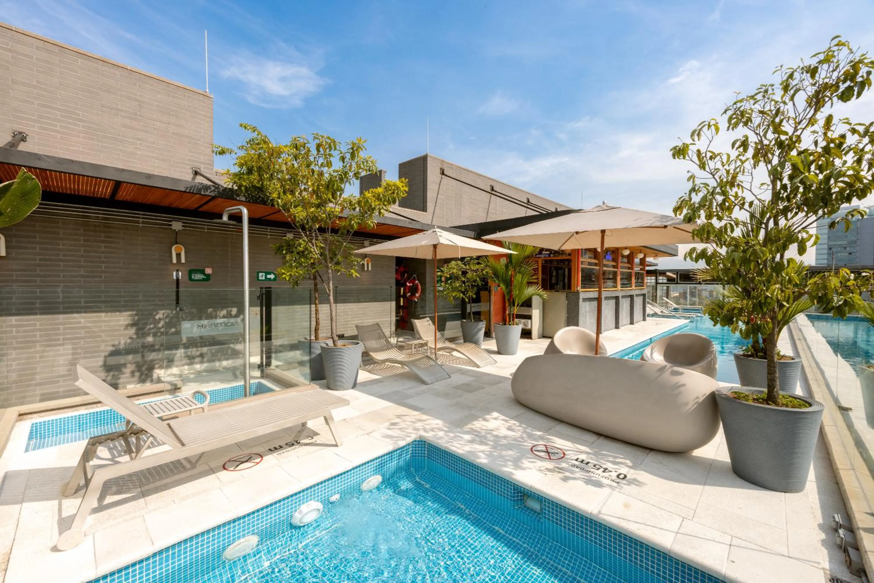 Swimming pool in Landmark Hotel