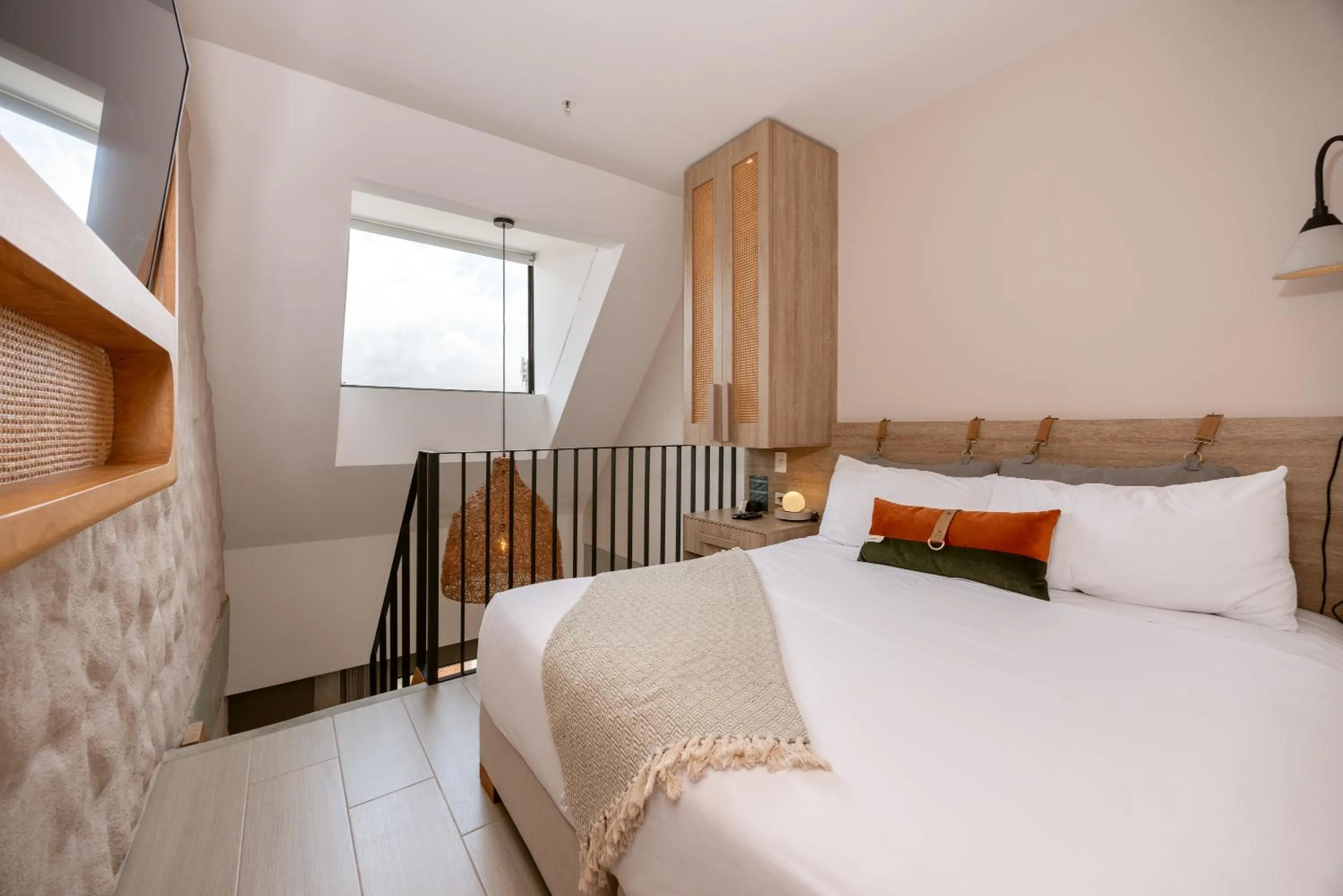 Bedroom, Bed in Landmark Hotel