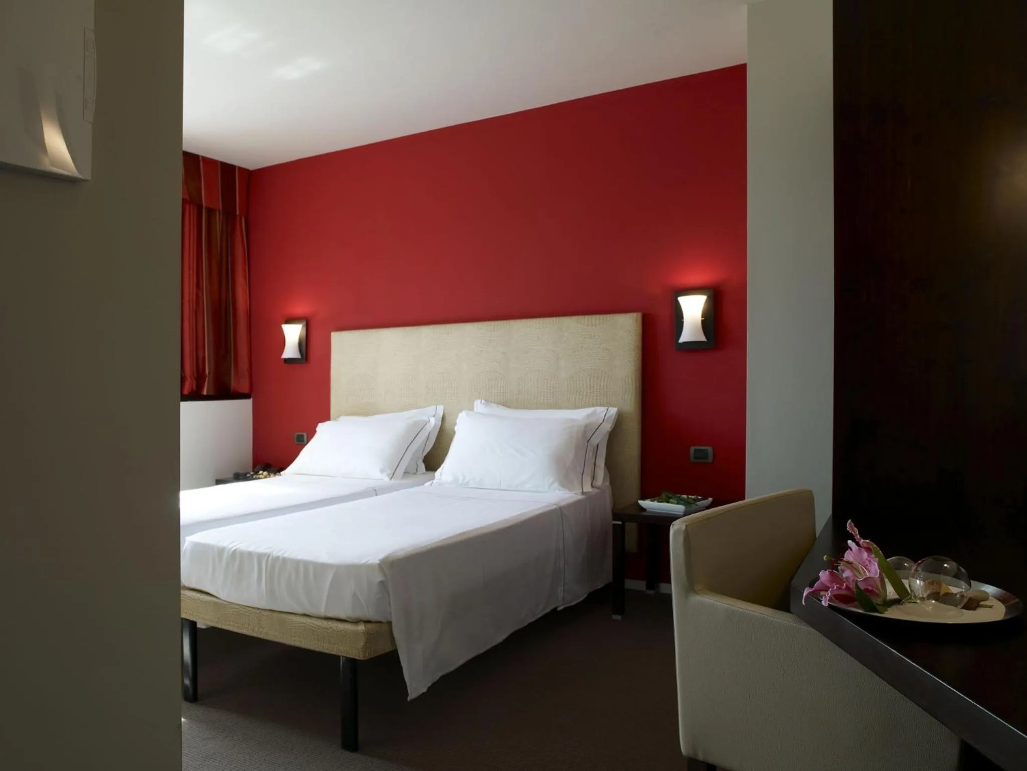 Bedroom, Bed in Hotel Montini Linate Airport