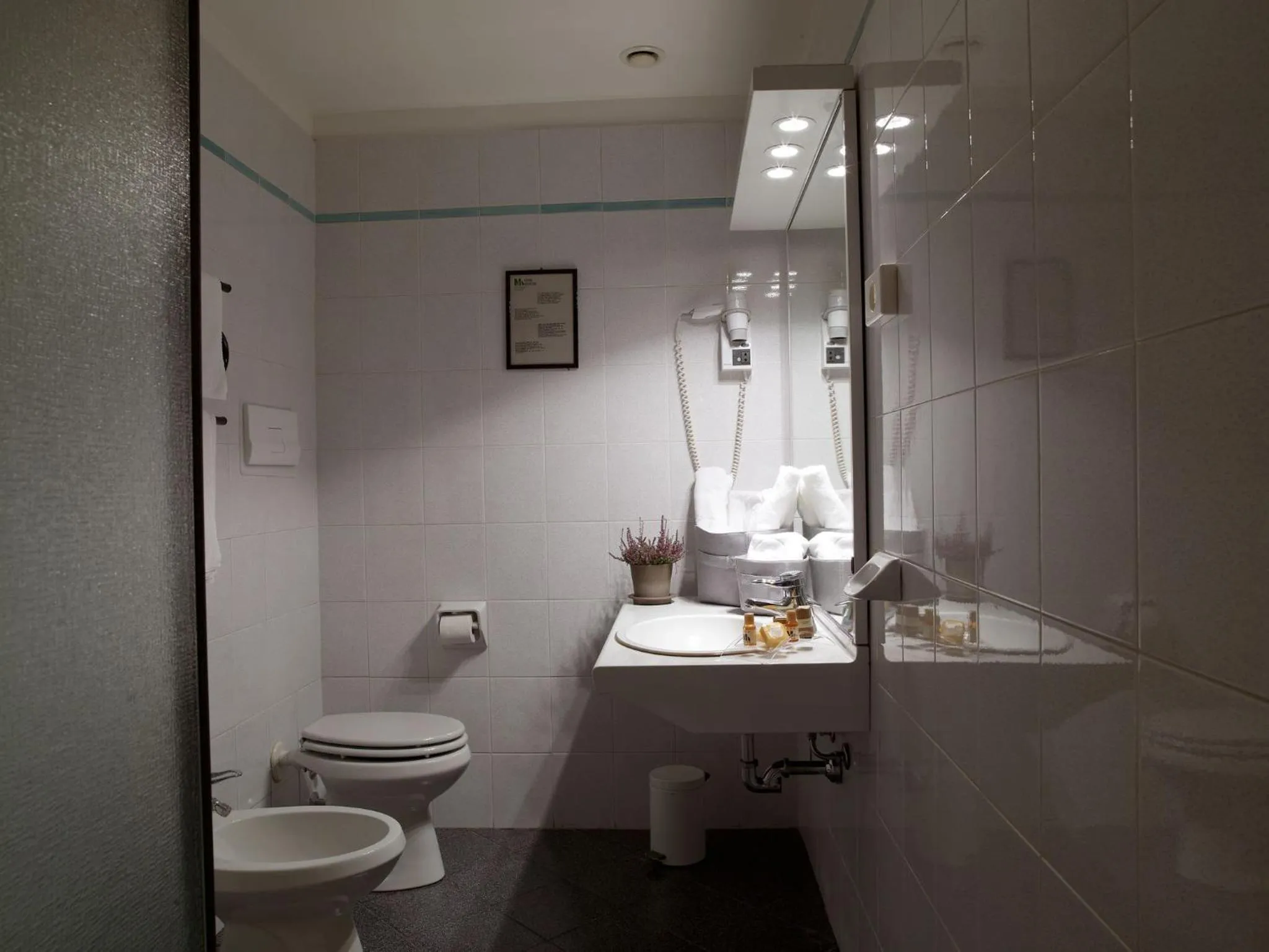 Bathroom in Hotel Montini Linate Airport