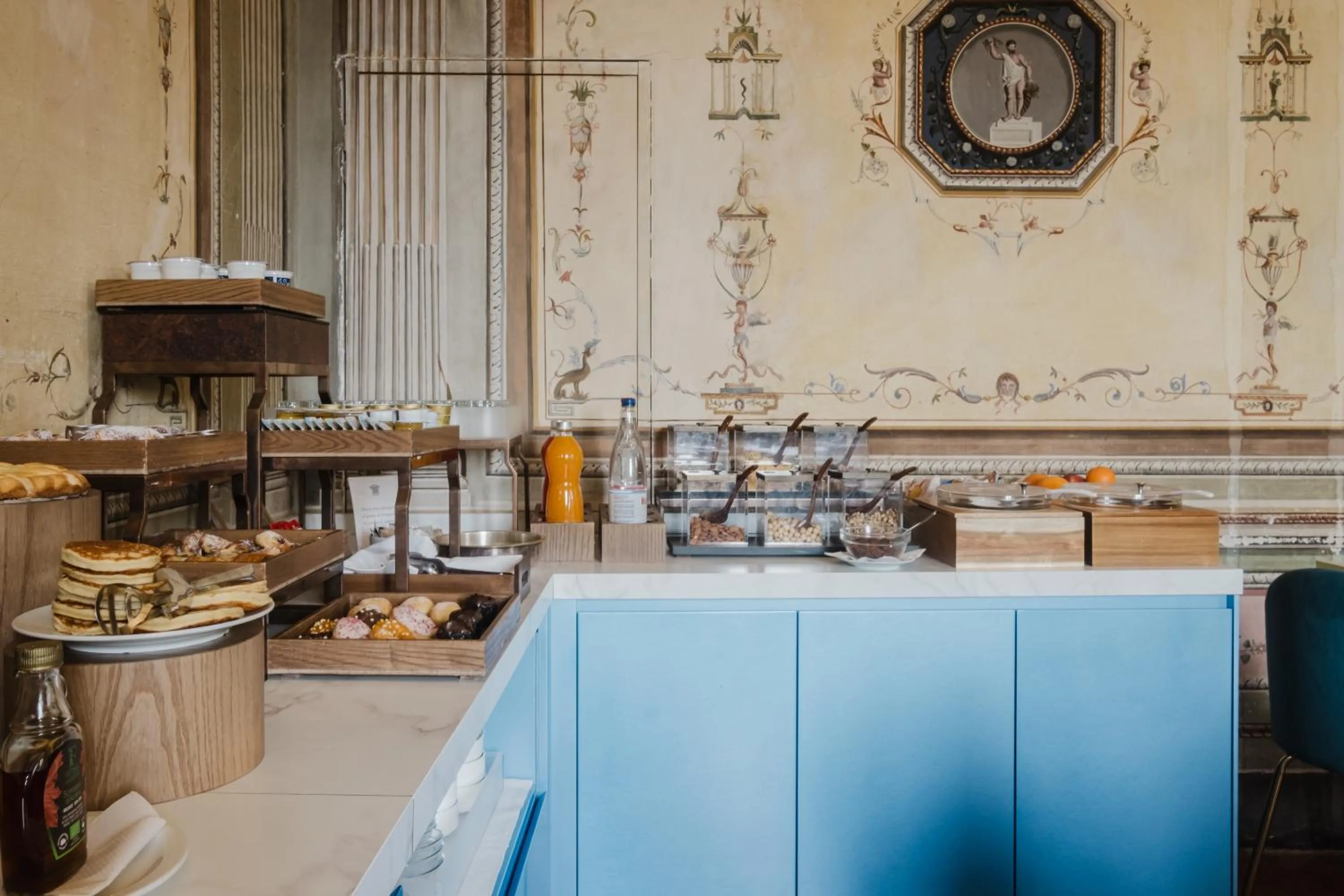 Breakfast in Bosone Palace