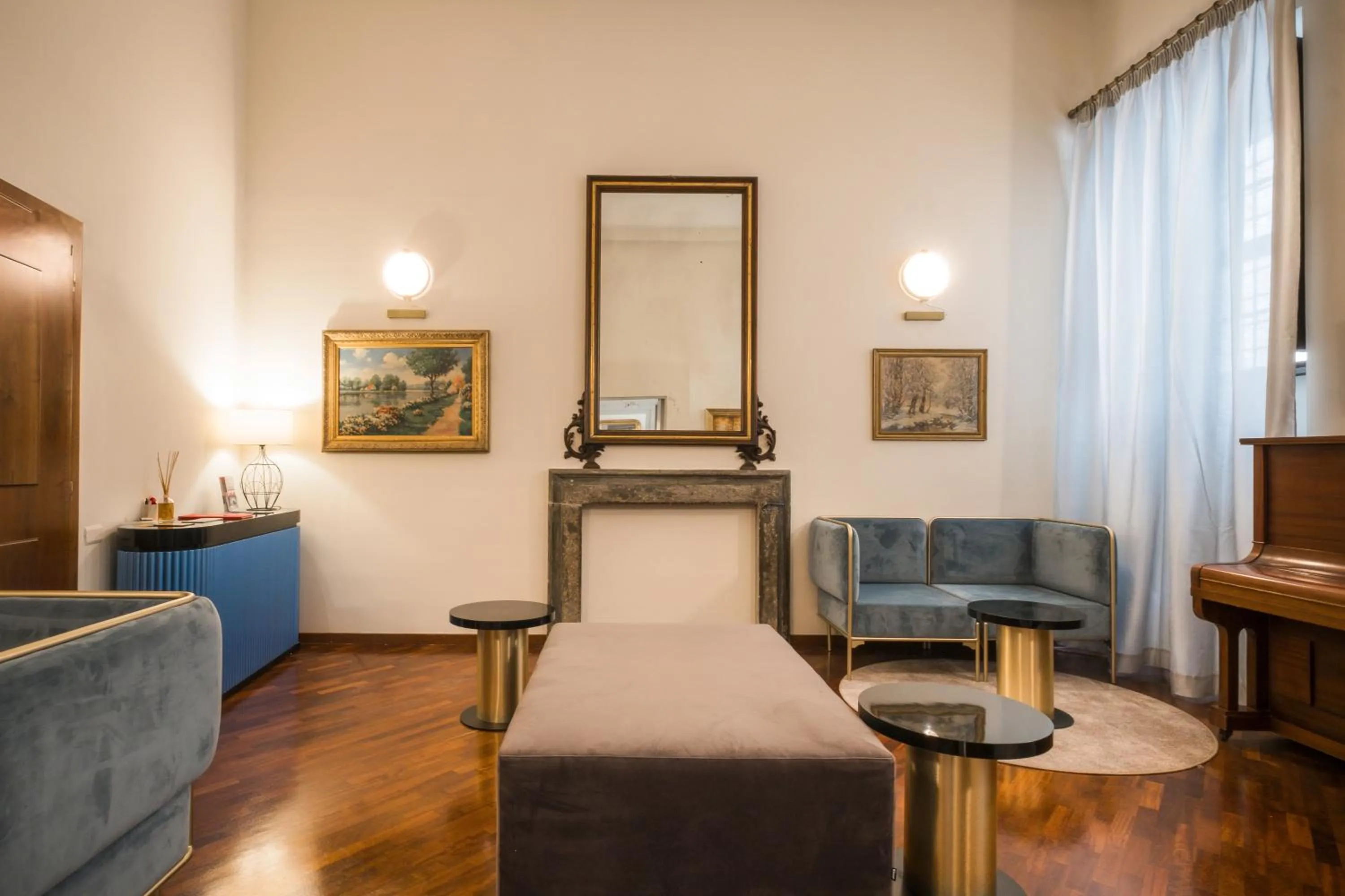 Seating area in Bosone Palace