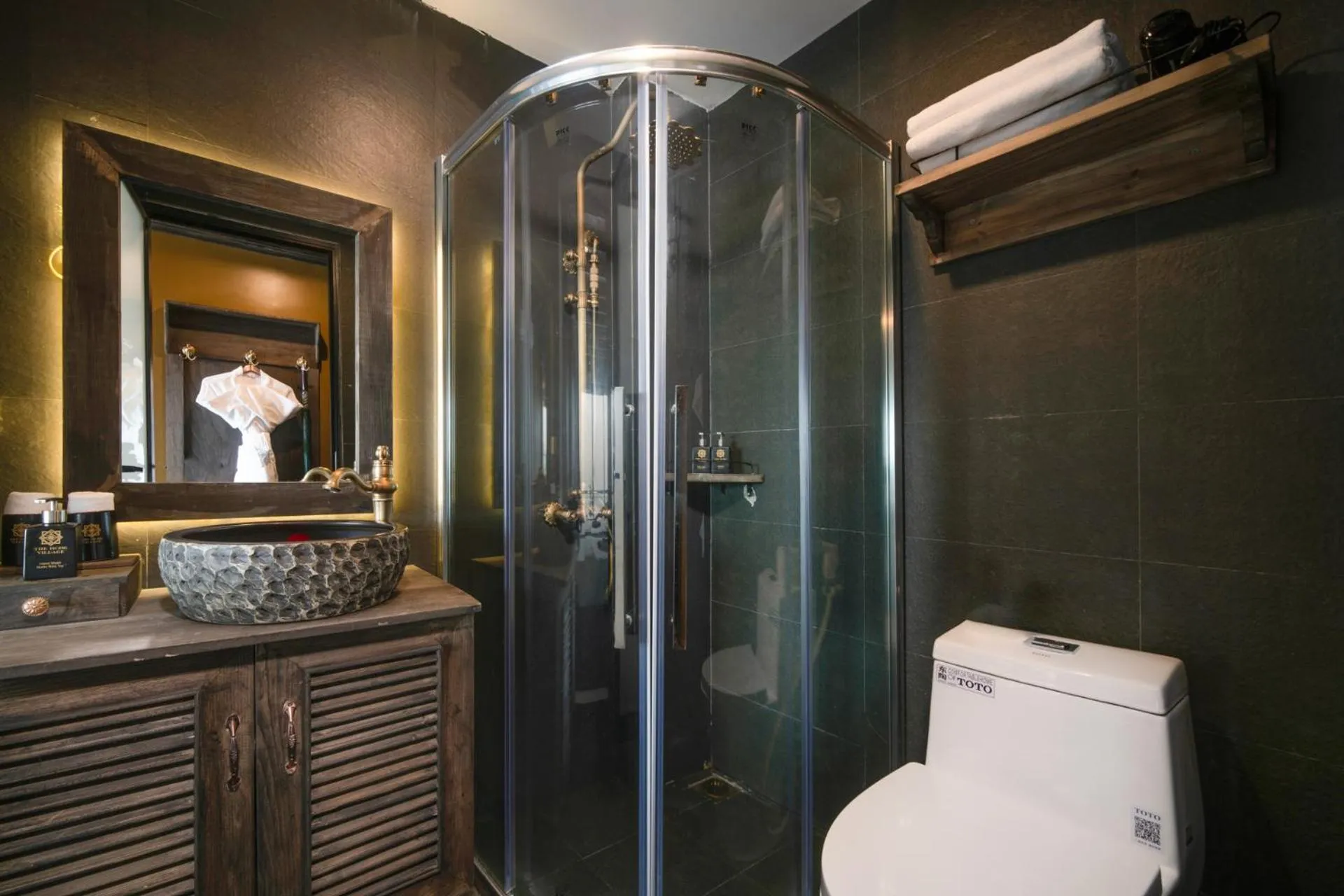 Bathroom in The Mong Village Resort & Spa