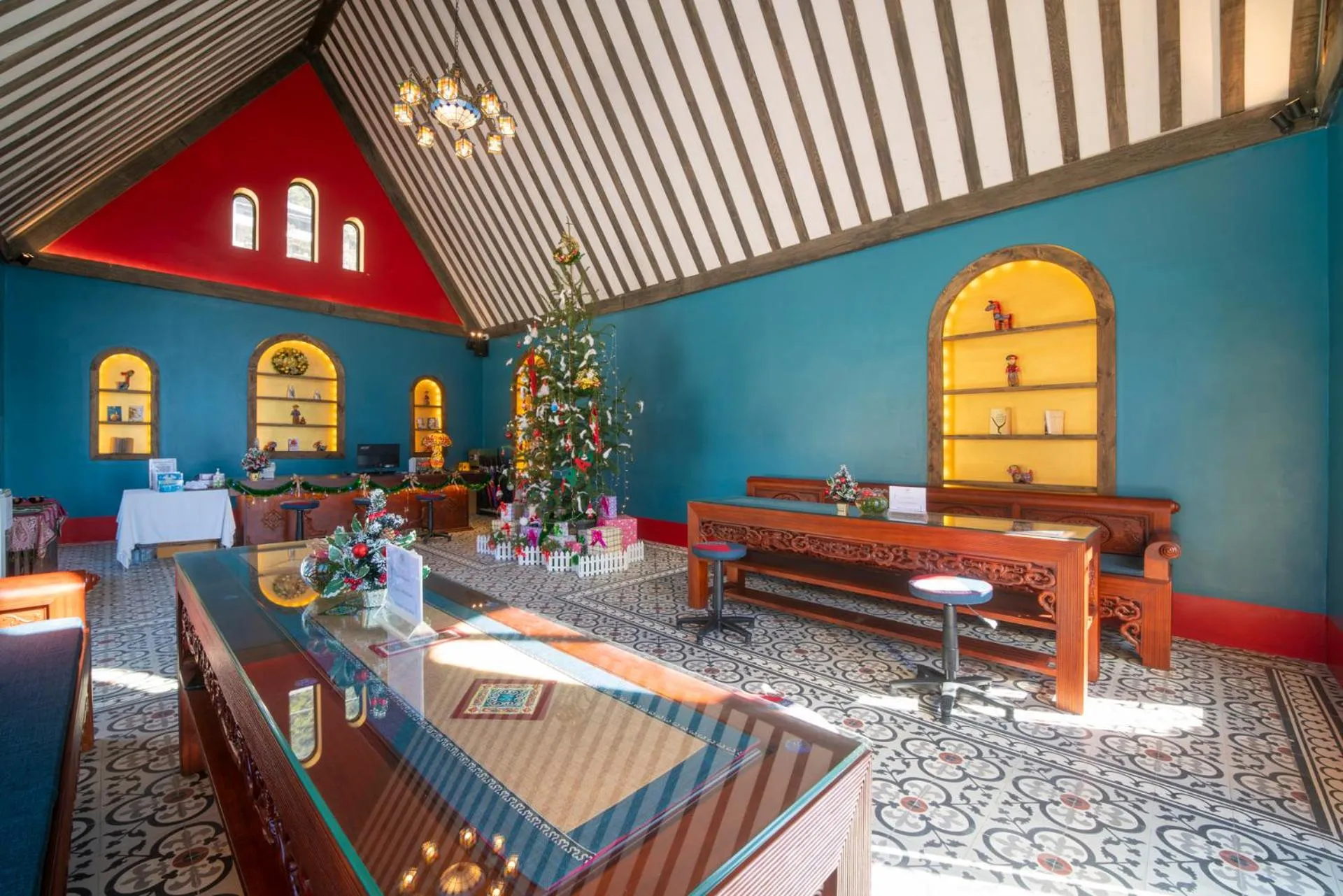 concierge in The Mong Village Resort & Spa