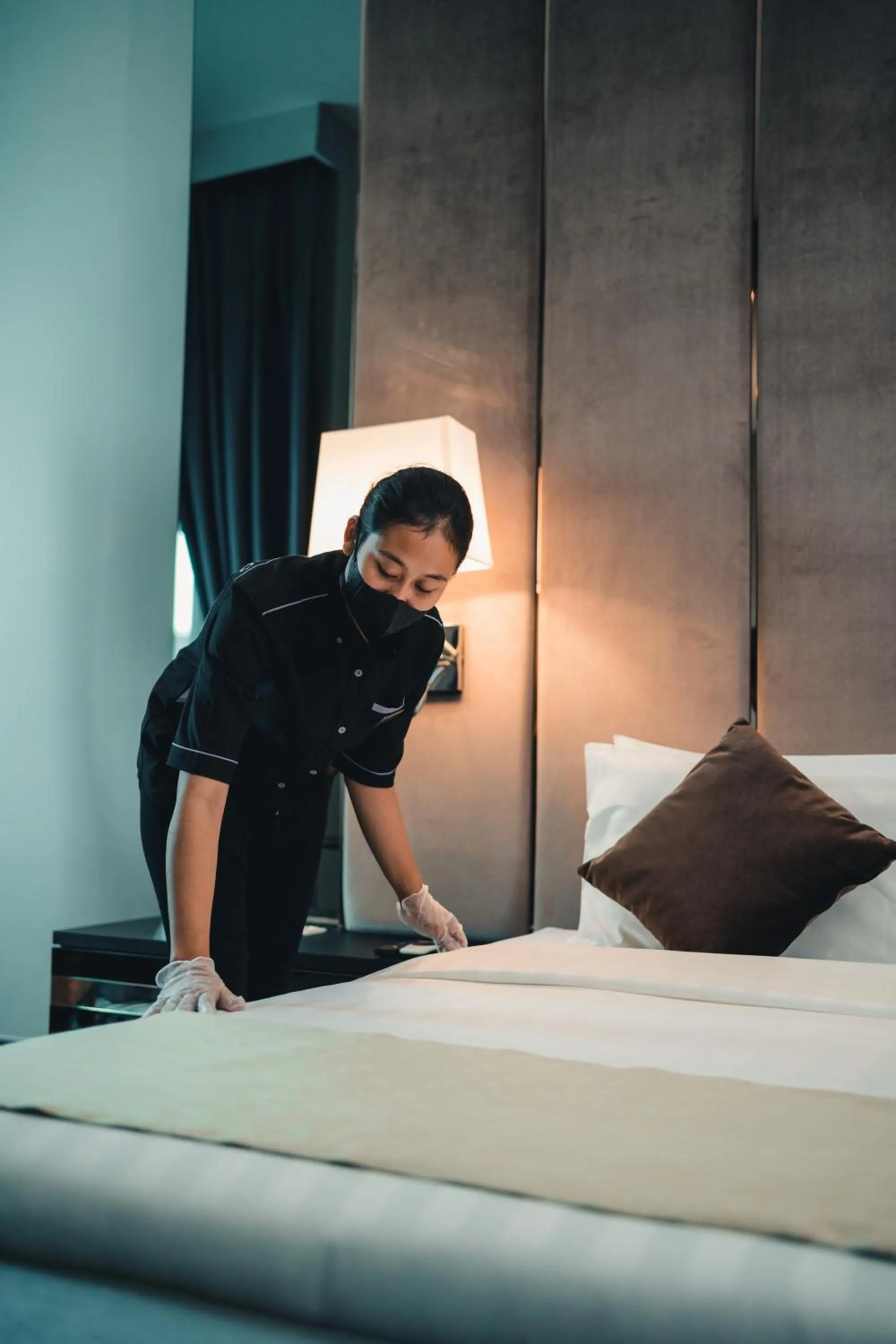 Staff, Bed in Le'venue Hotel