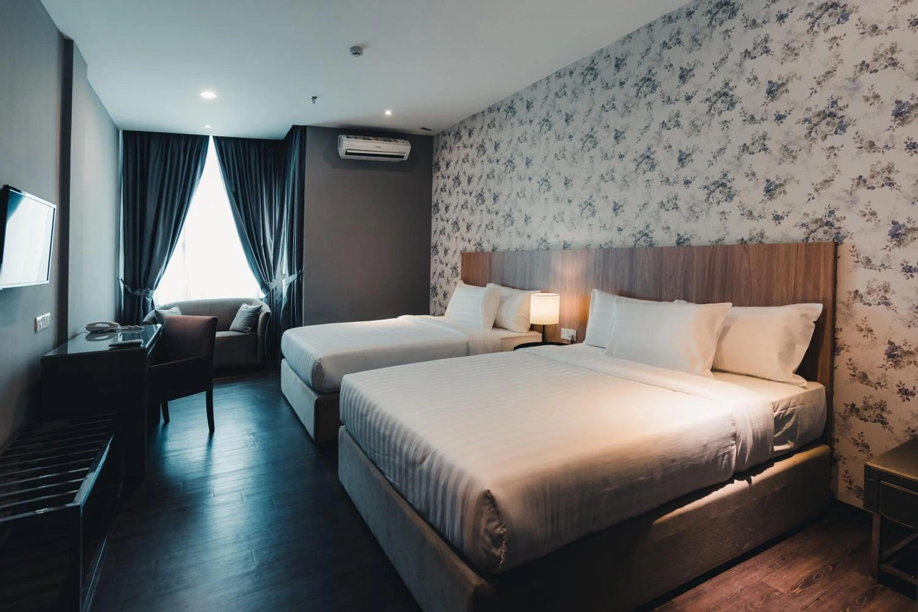 Photo of the whole room, Bed in Le'venue Hotel