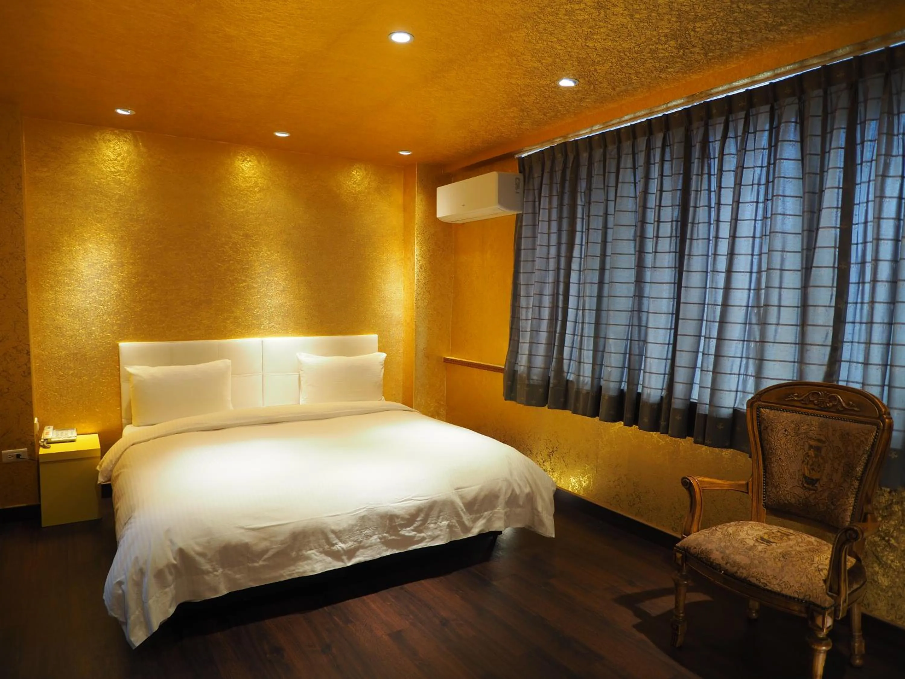 Bed in Day Chen Hotel