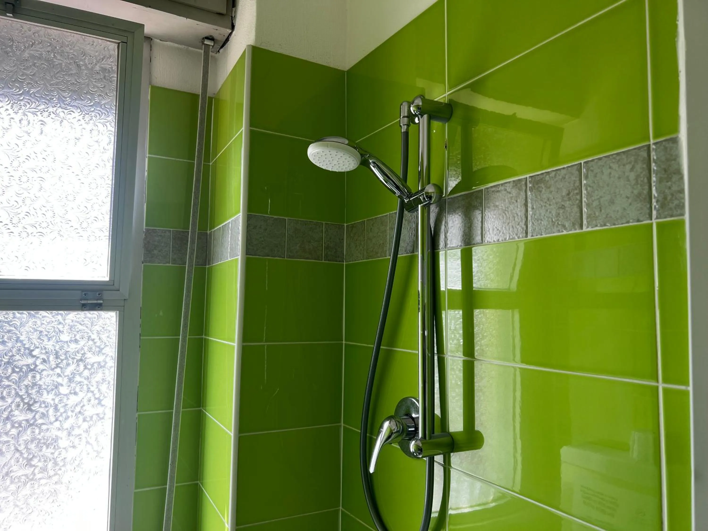 Shower in Hotel Napoleon