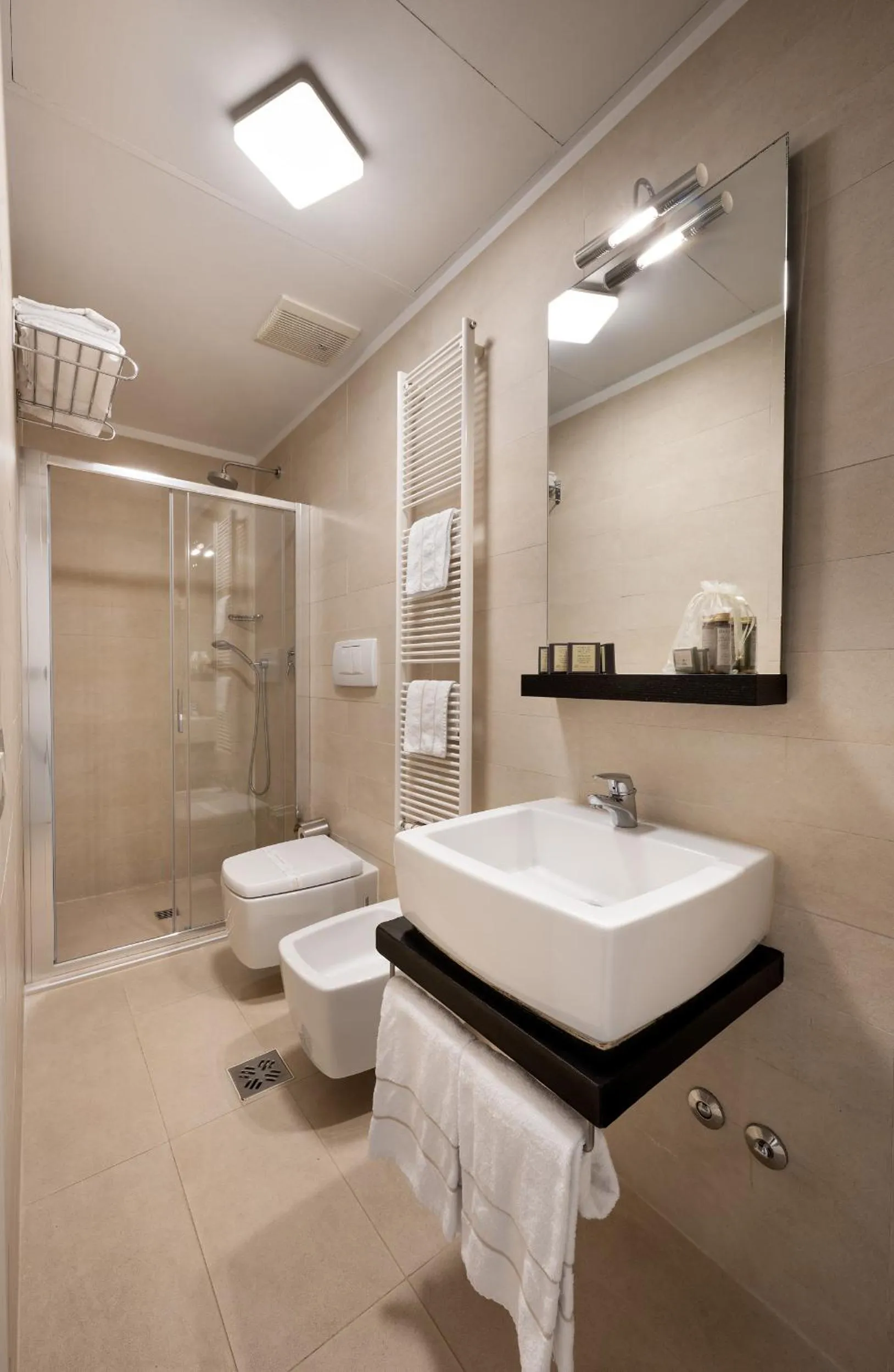 Shower in Ca' Pozzo Inn