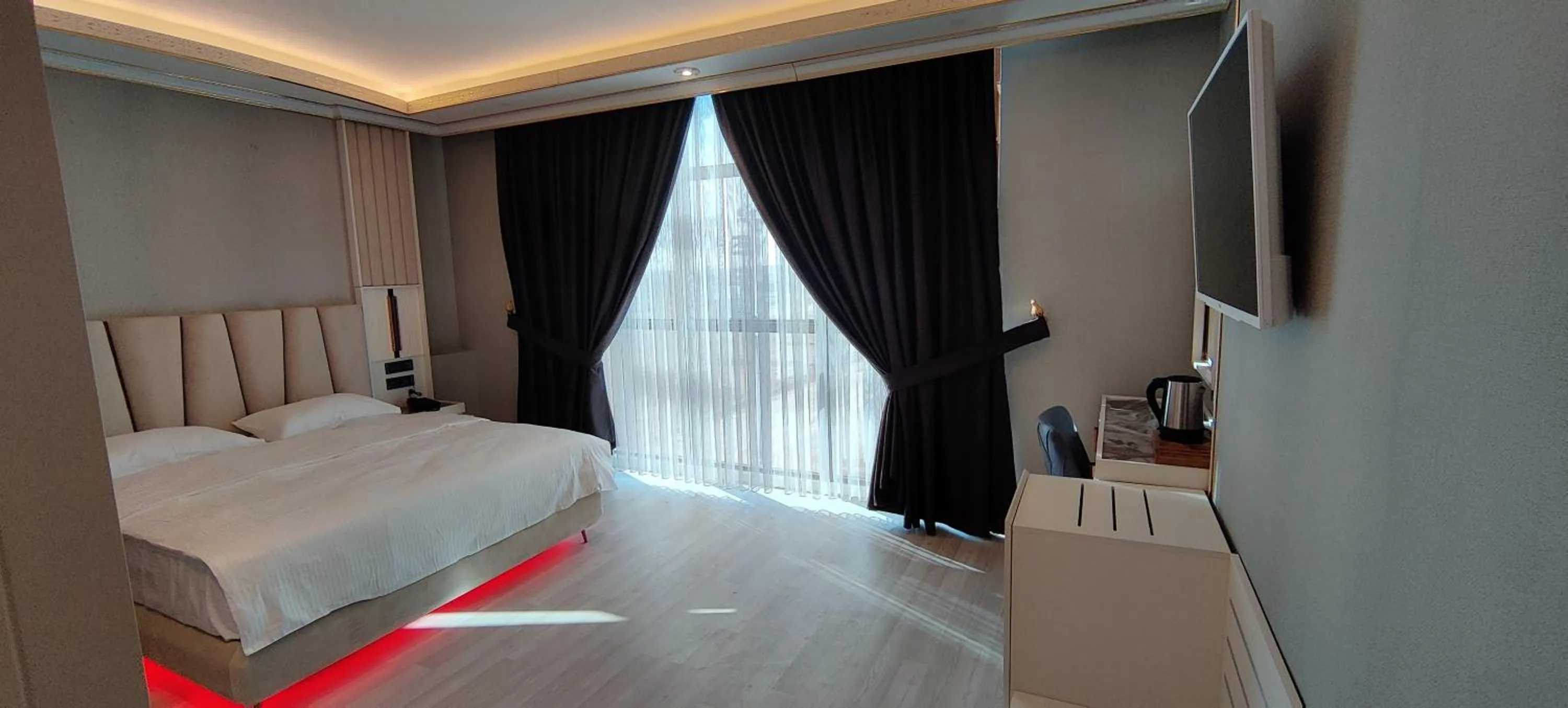 Bedroom, Bed in ANEMON MARDIN OTEL