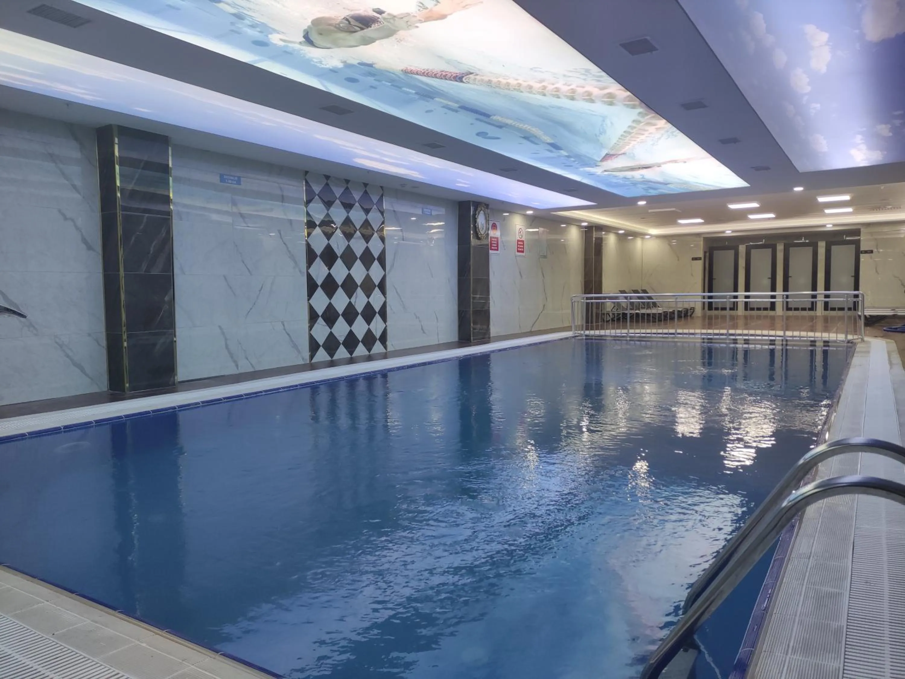 Swimming pool in ANEMON MARDIN OTEL