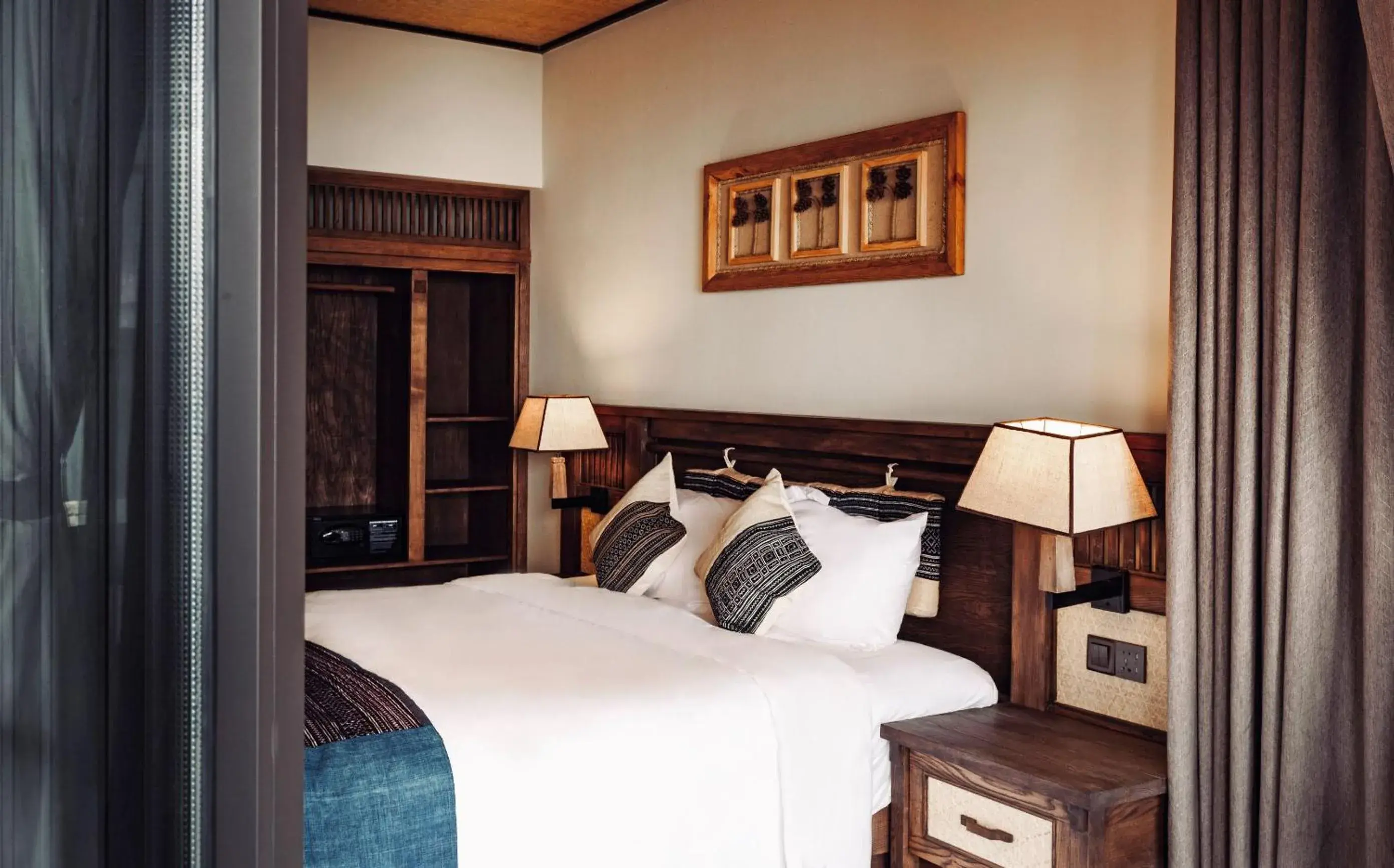 Executive Two Bedroom Villa on the Rock in Ville De Mont Mountain Resort Executive Two Bedroom Villa on the Rock in Ville De Mont Mountain Resort