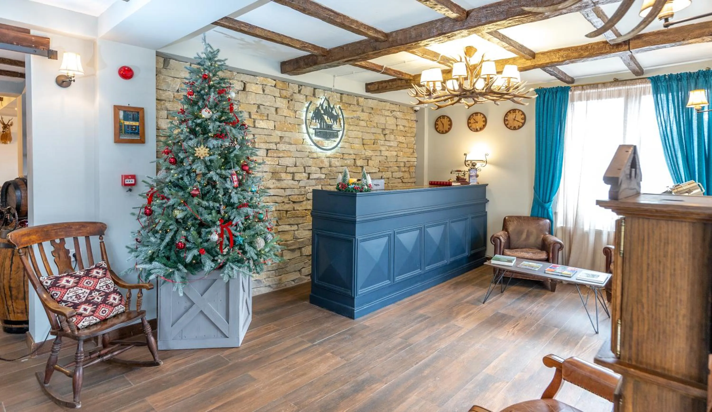 Lobby or reception in Pine Chalets by KA Group