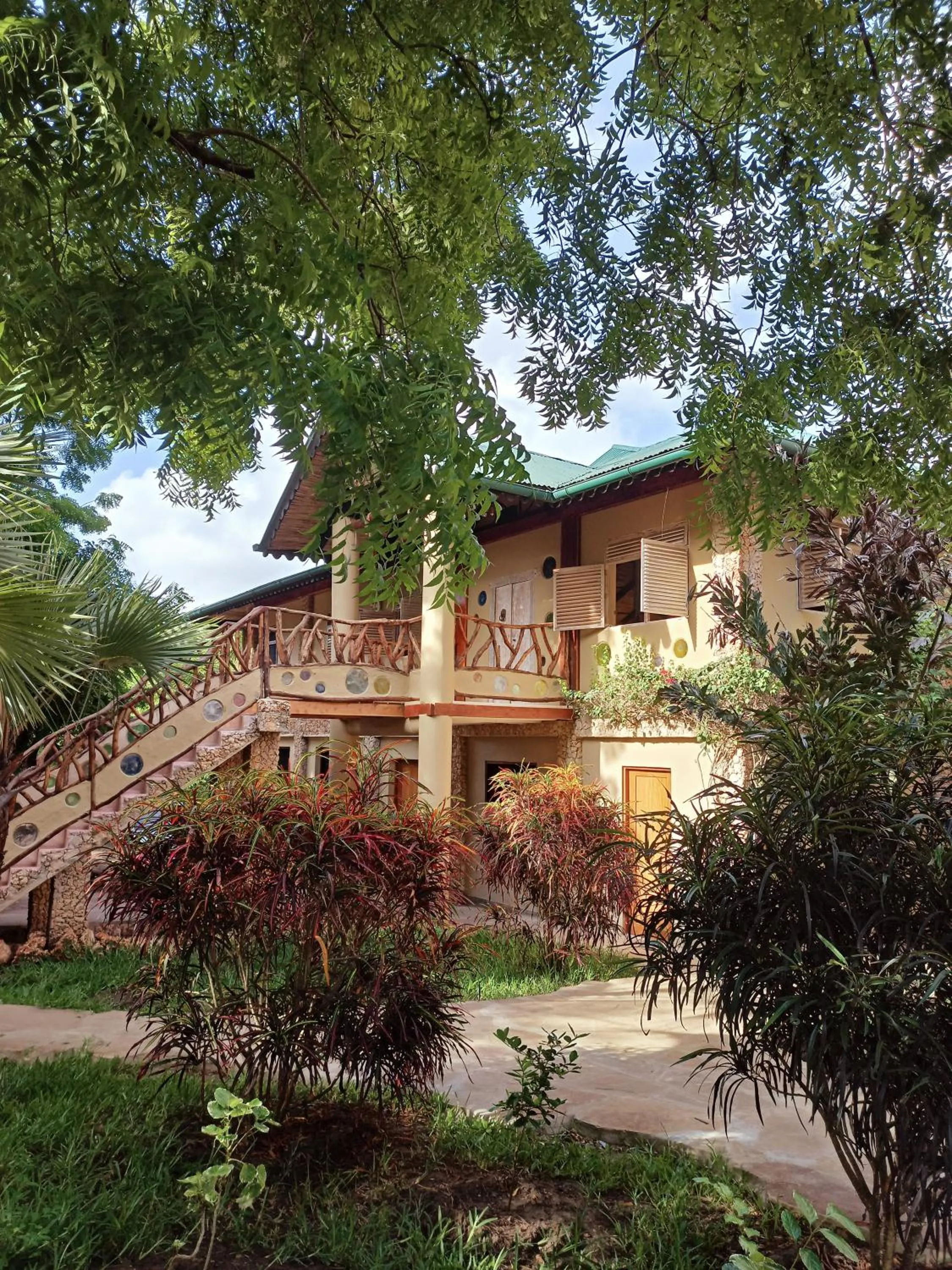 Property building in Tombo House