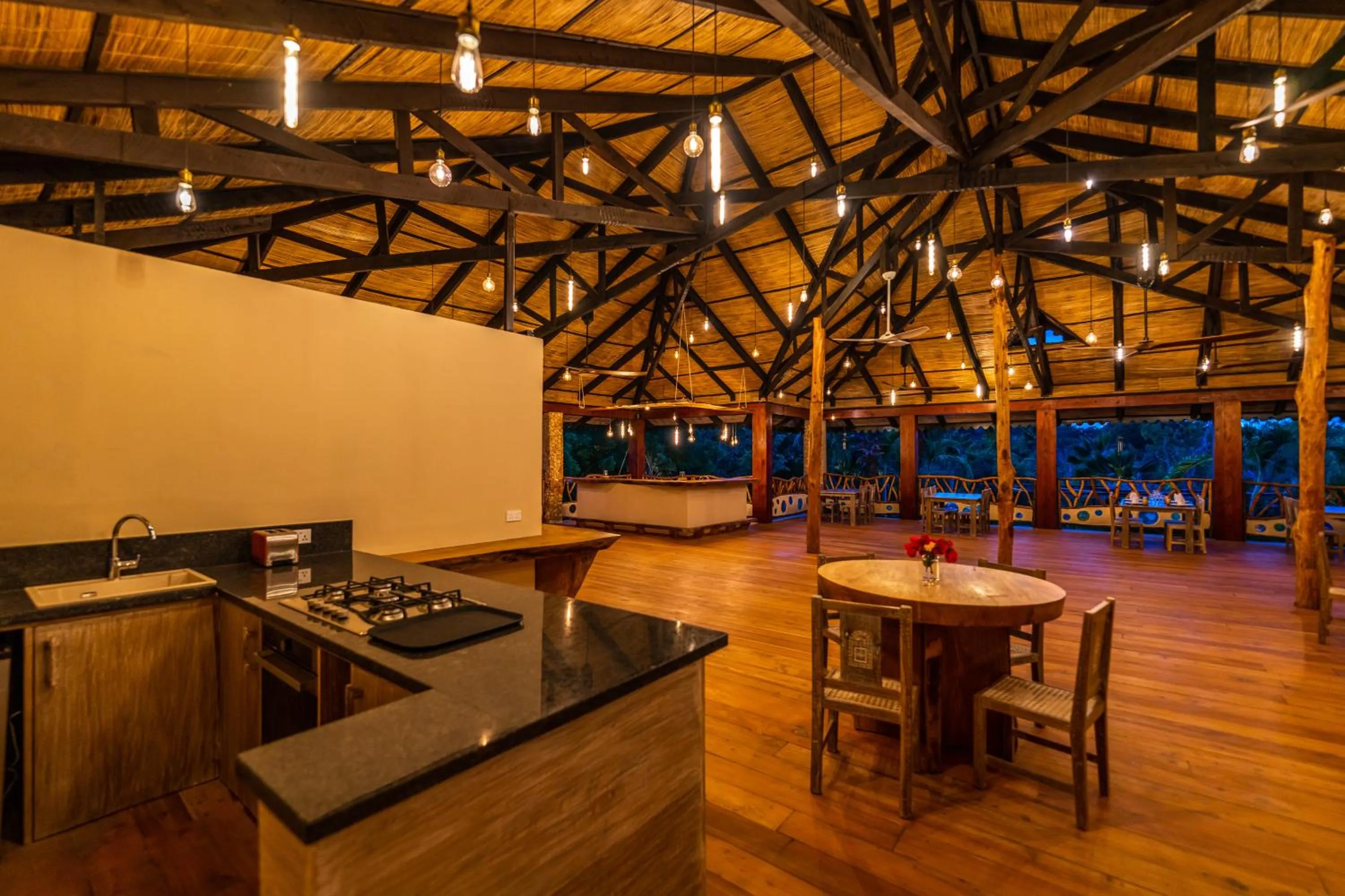 Restaurant/places to eat in Tombo House