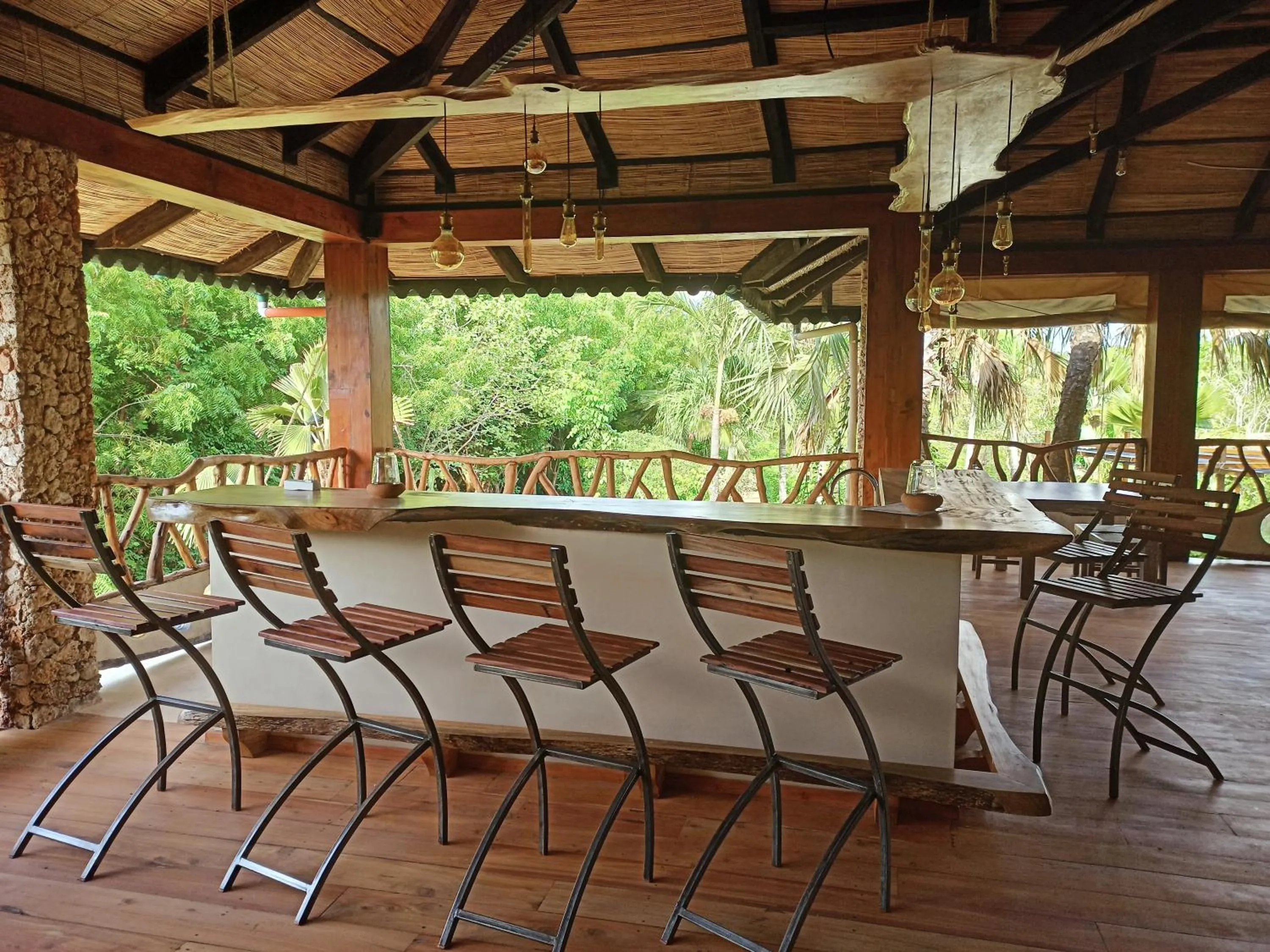 Lounge or bar in Tombo House