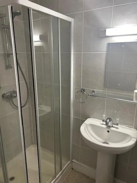 Chequers Country Inn