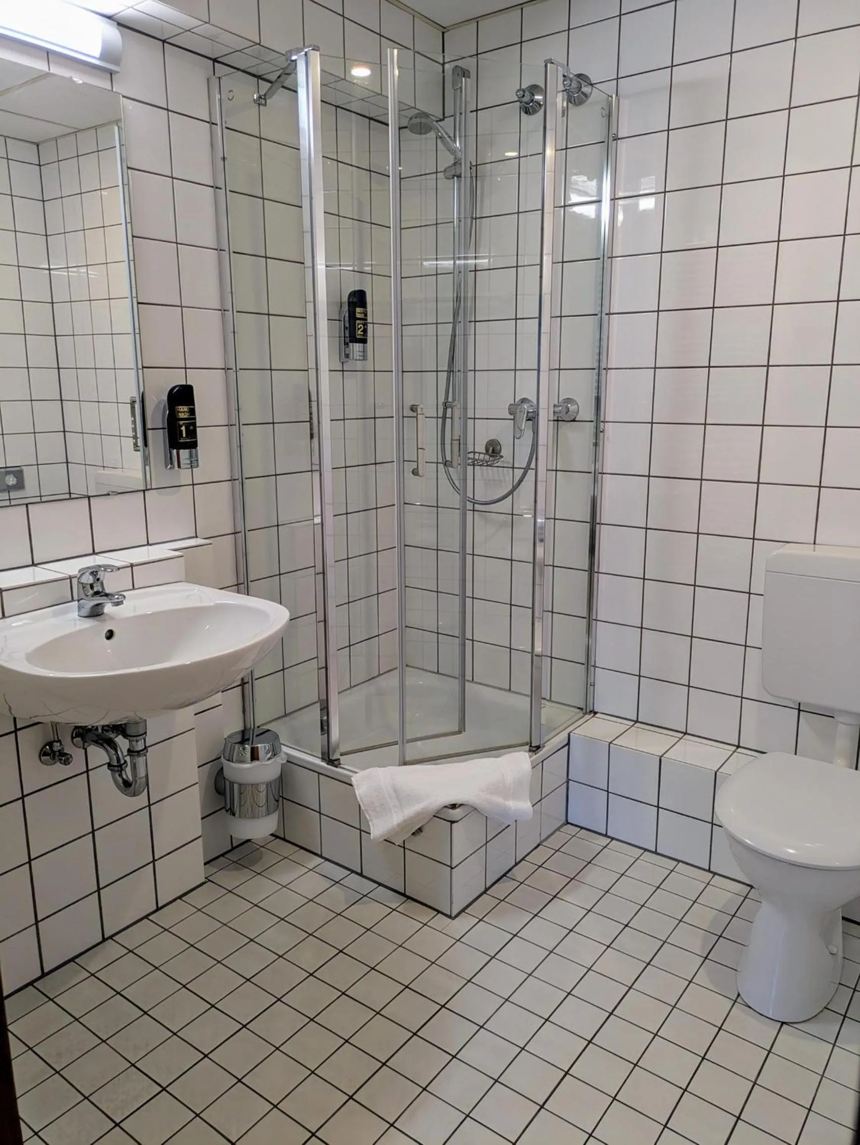 Shower in Hotel Walzwerk