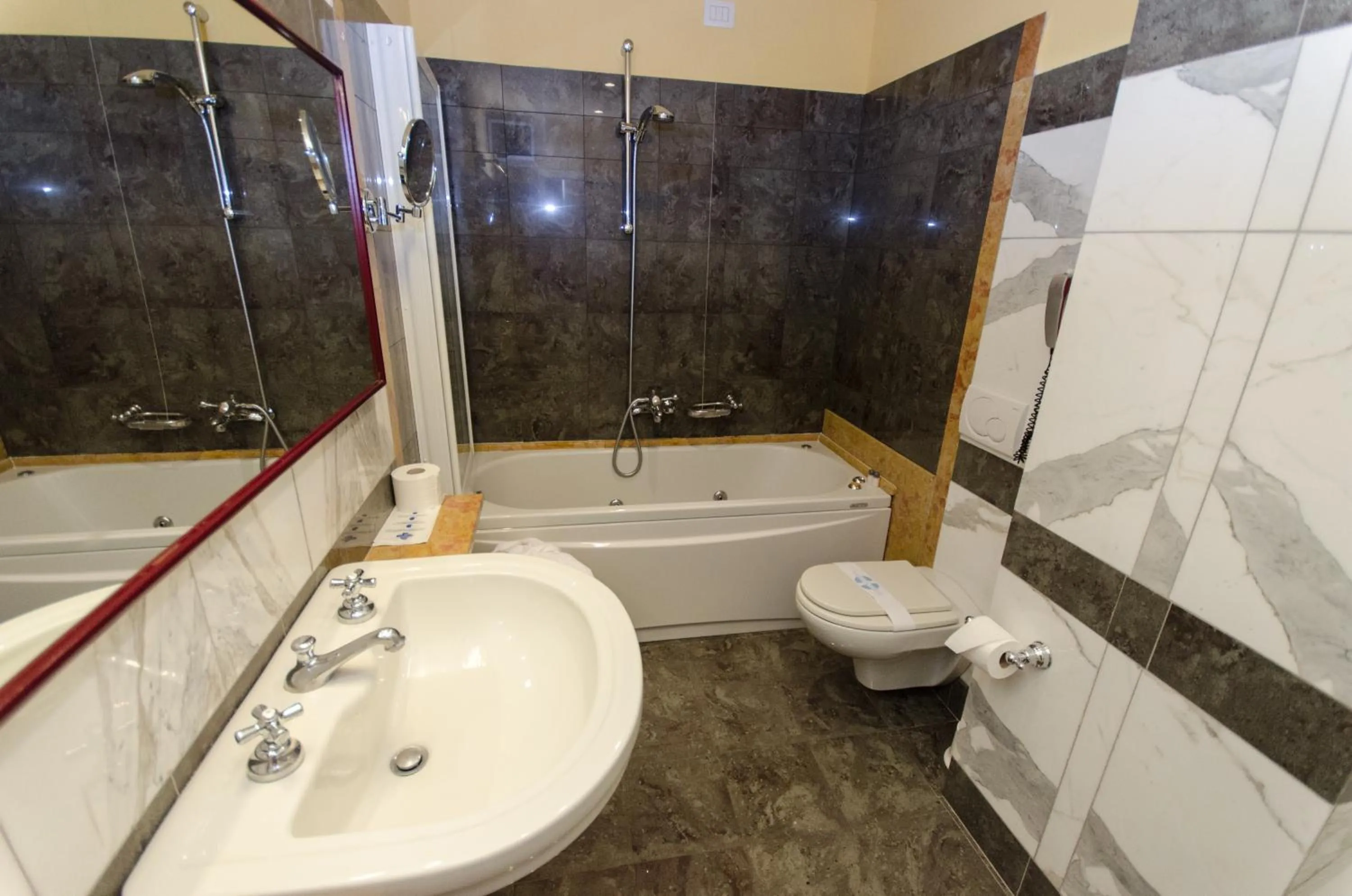 Bathroom in Grand Hotel Tamerici & Principe