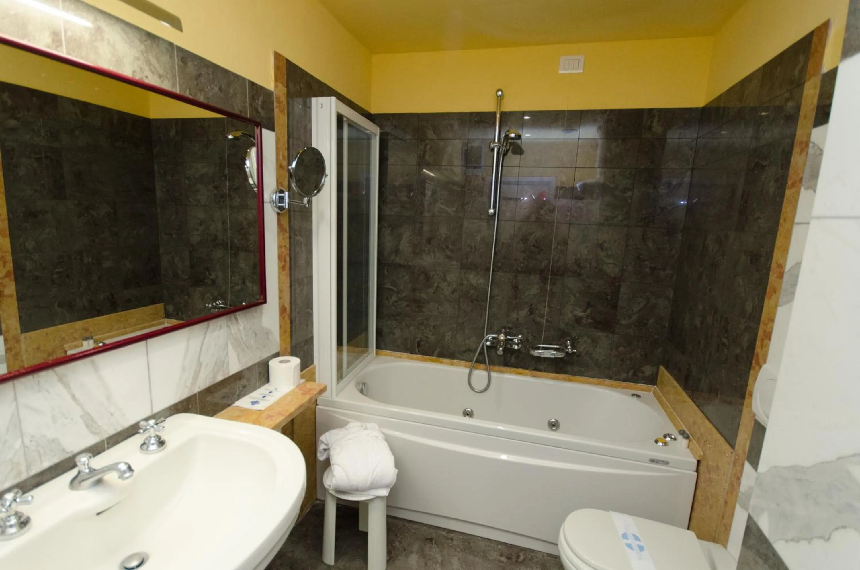 Bathroom in Grand Hotel Tamerici & Principe