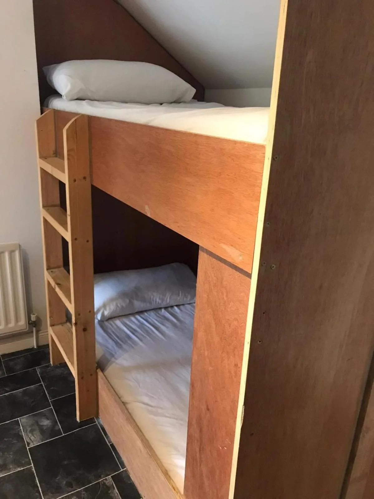 bunk bed, Bed in Finn McCools Giants Causeway Hostel