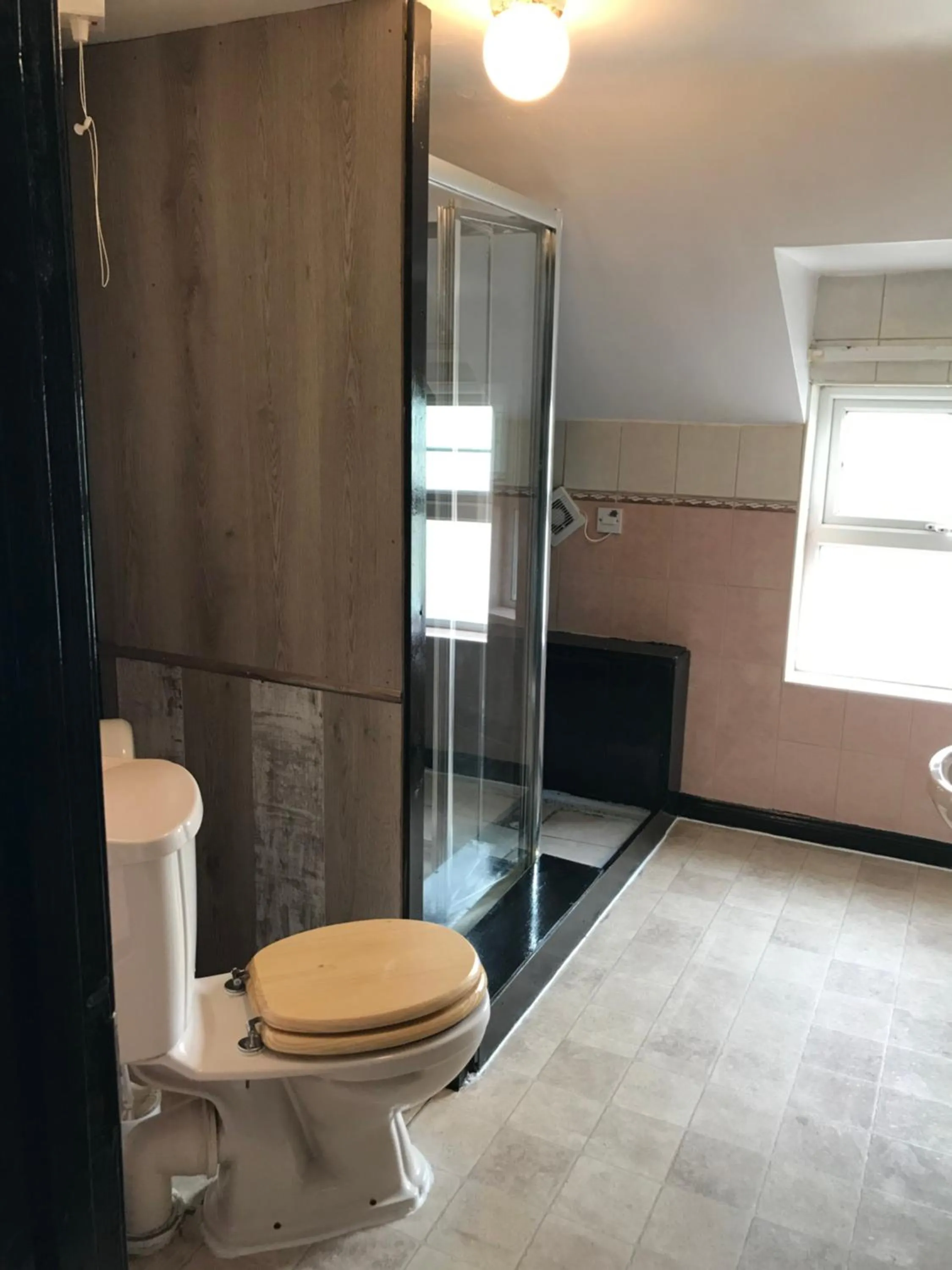 Bathroom in Finn McCools Giants Causeway Hostel