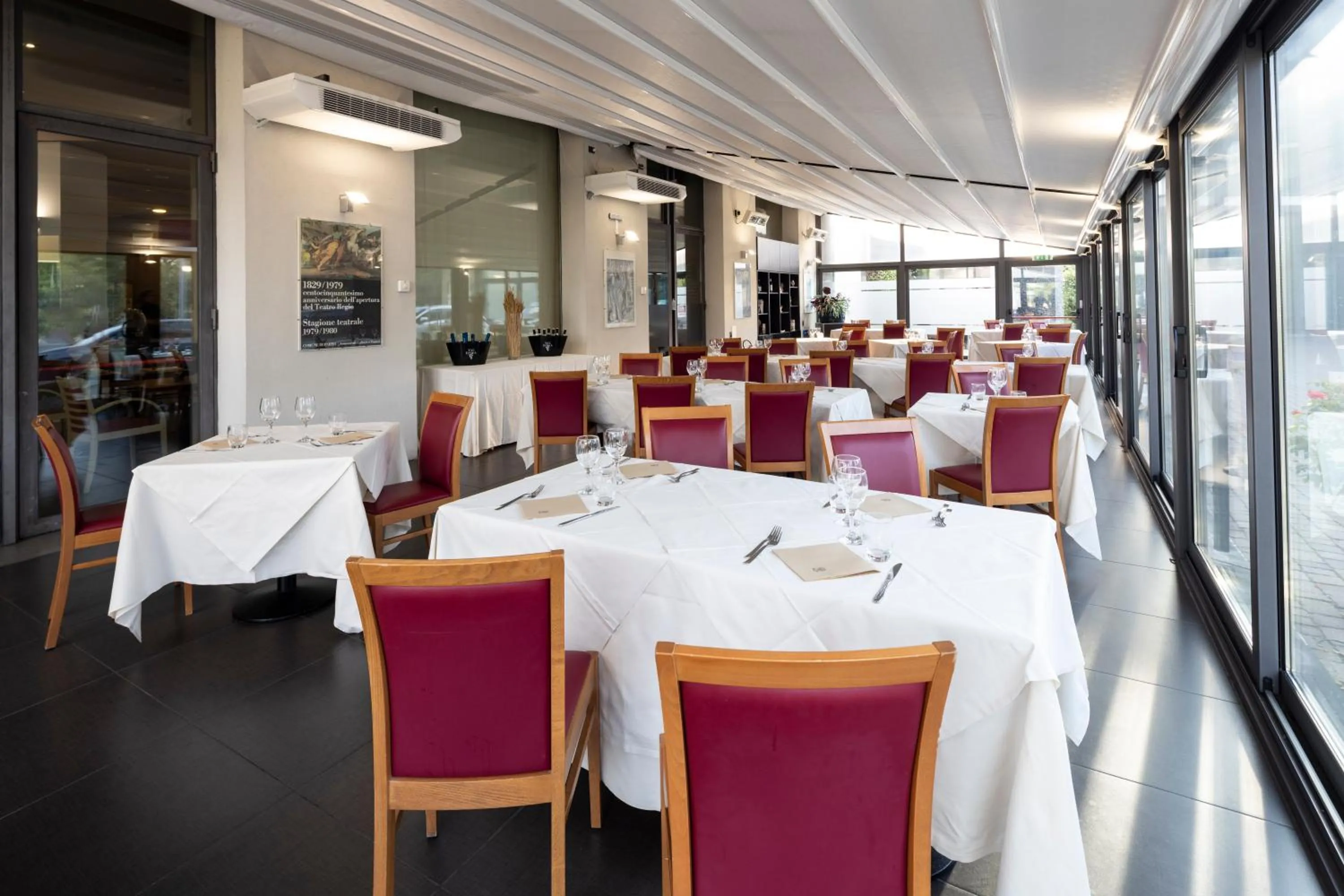 Restaurant/places to eat in Hotel Parma & Congressi