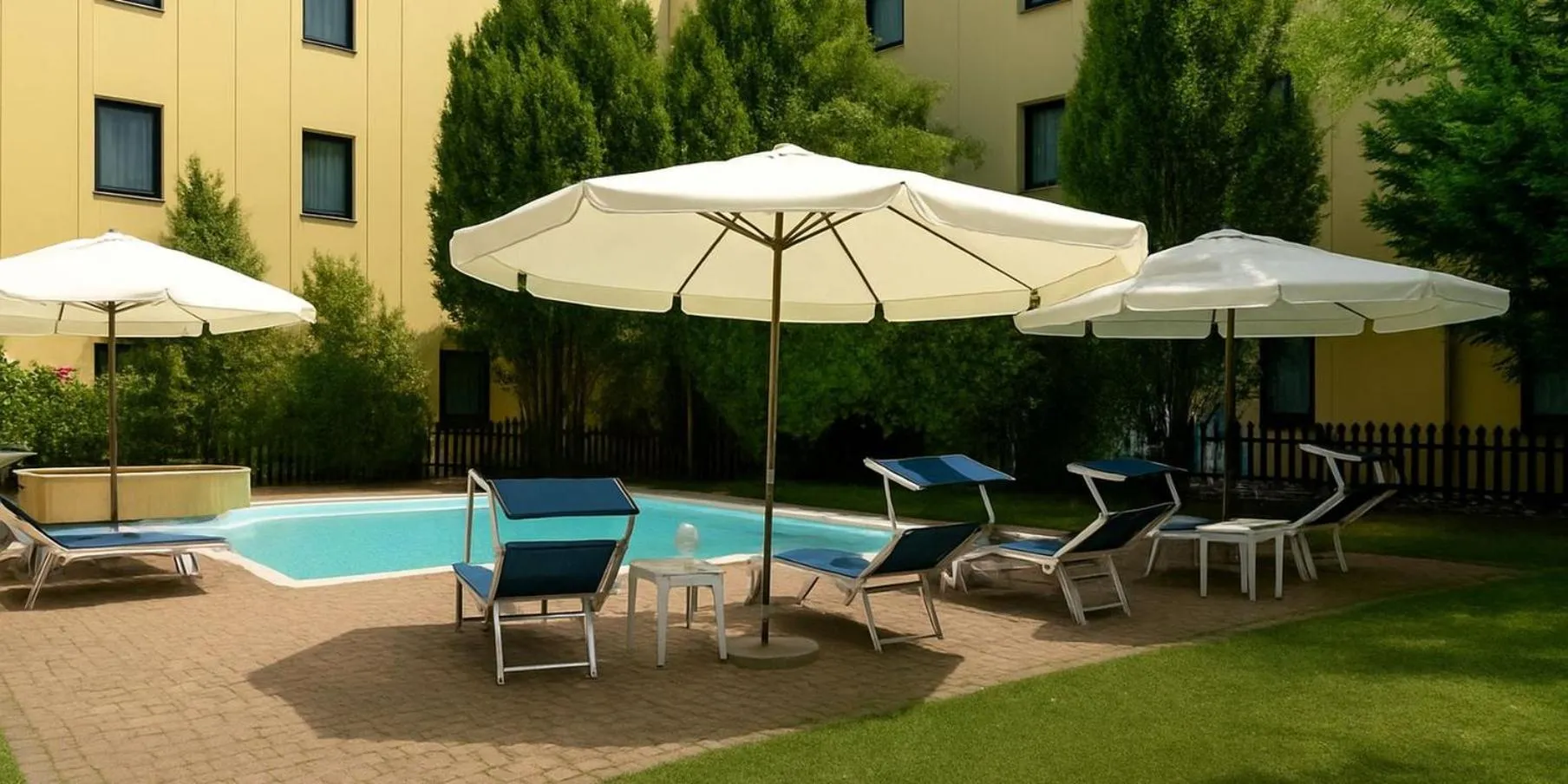 Swimming pool in voco Parma & Congressi by IHG