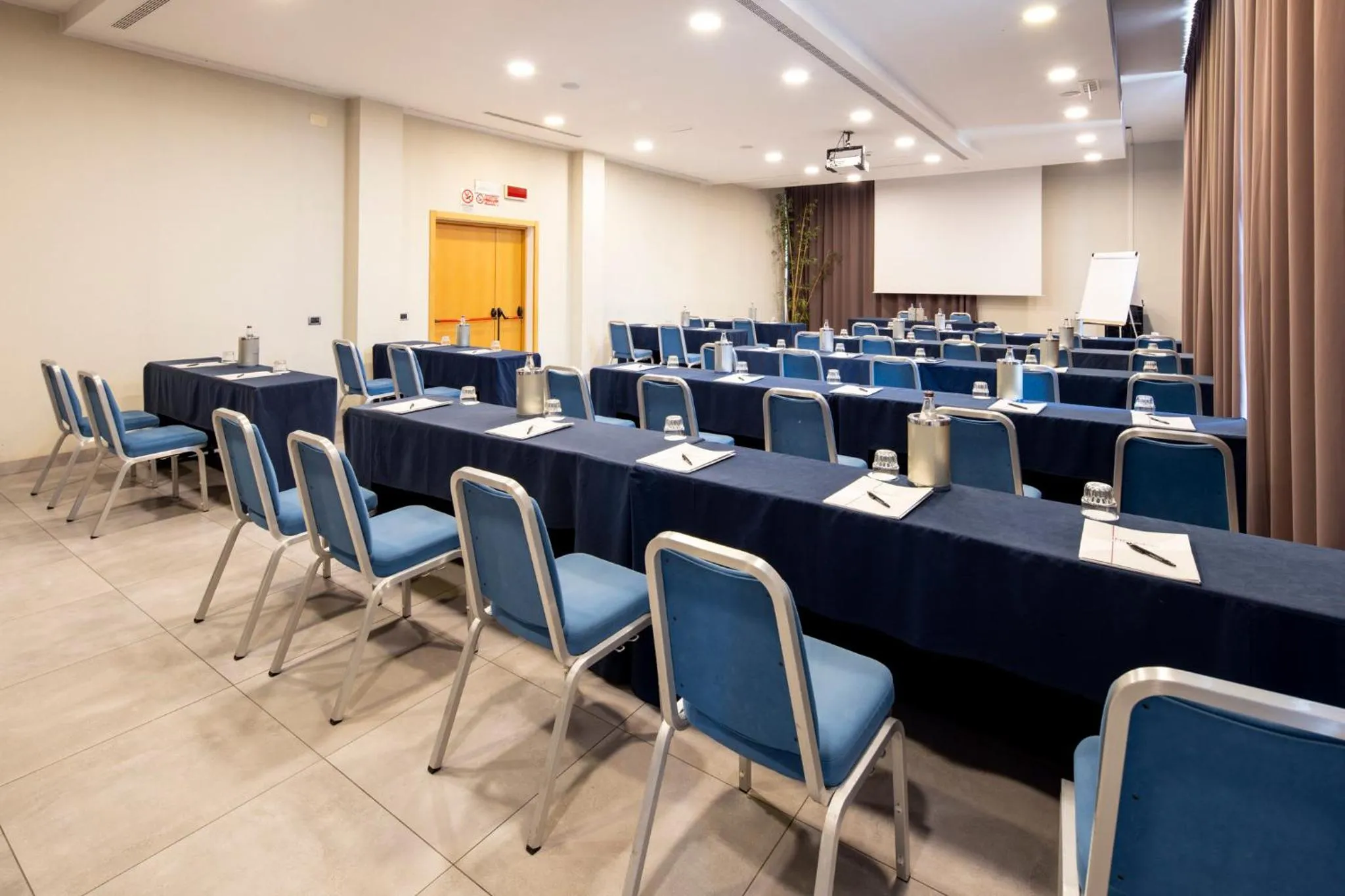 Meeting/conference room in voco Parma & Congressi by IHG