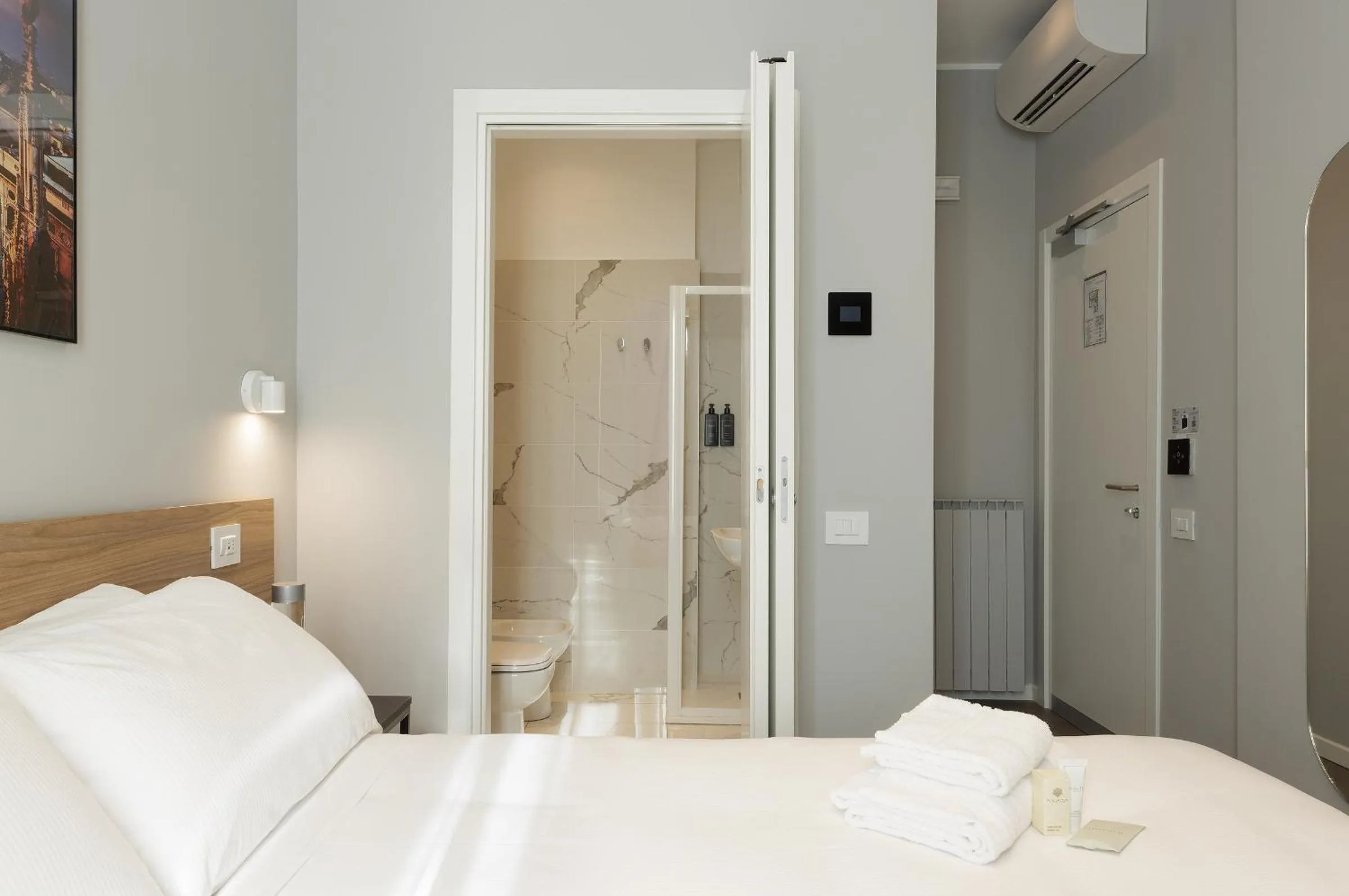 Photo of the whole room, Bed in Hotel 22 Marzo