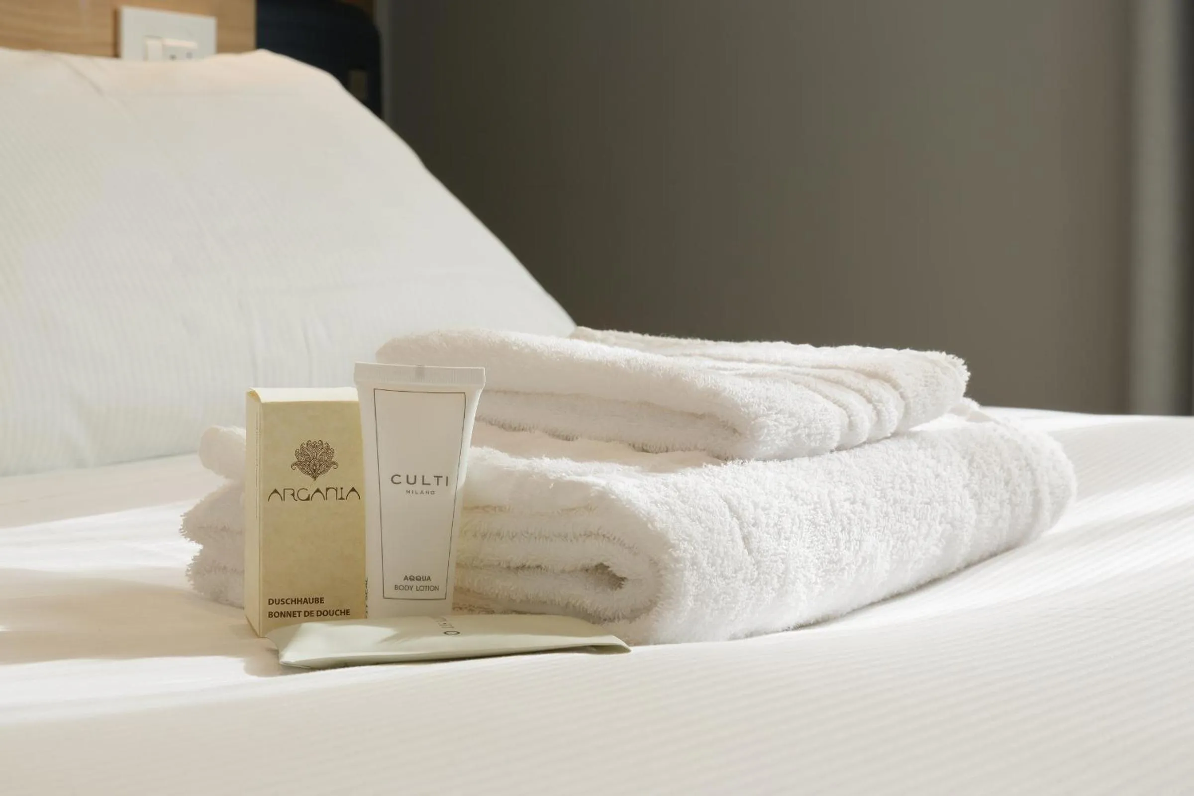 towels, Bed in Hotel 22 Marzo