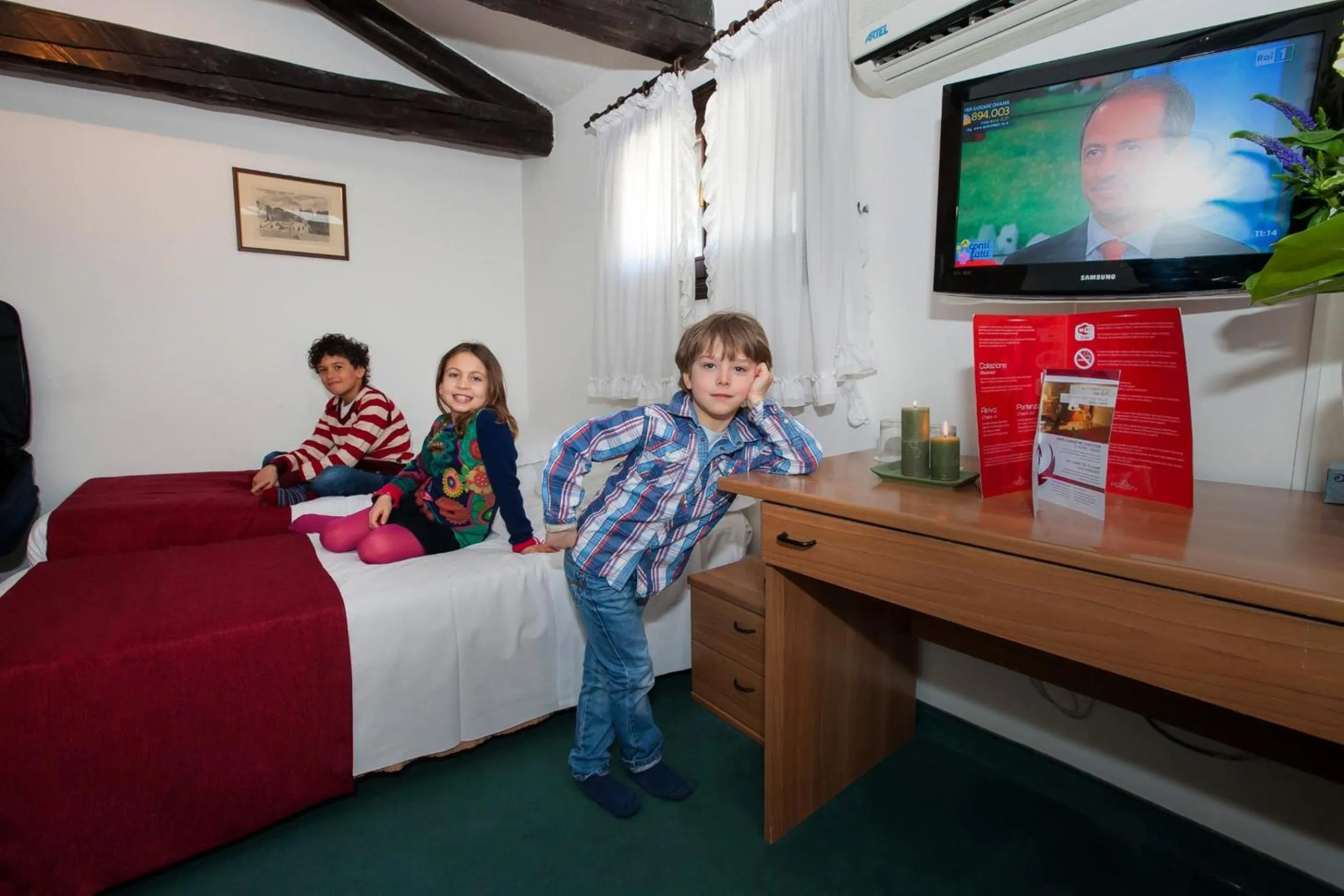 Children in Hotel Kappa