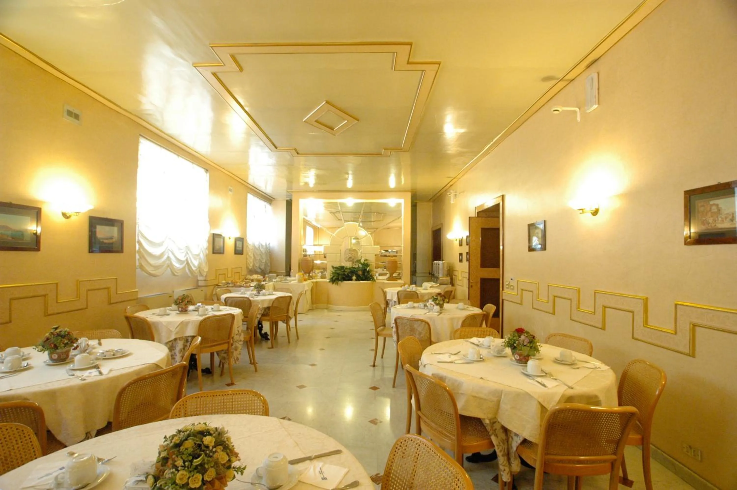 Restaurant/places to eat in Hotel Nuovo Rebecchino