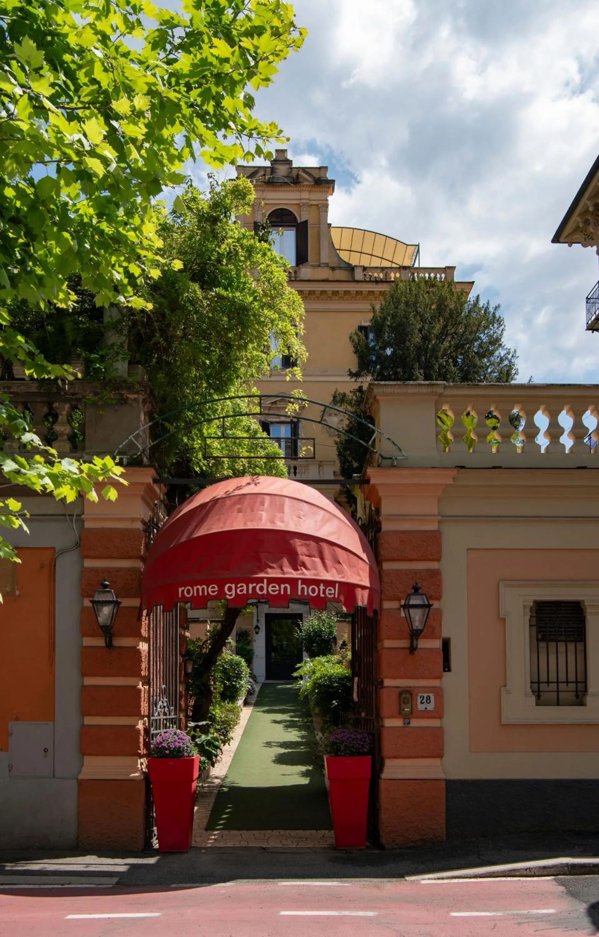 Property building in Rome Garden Hotel