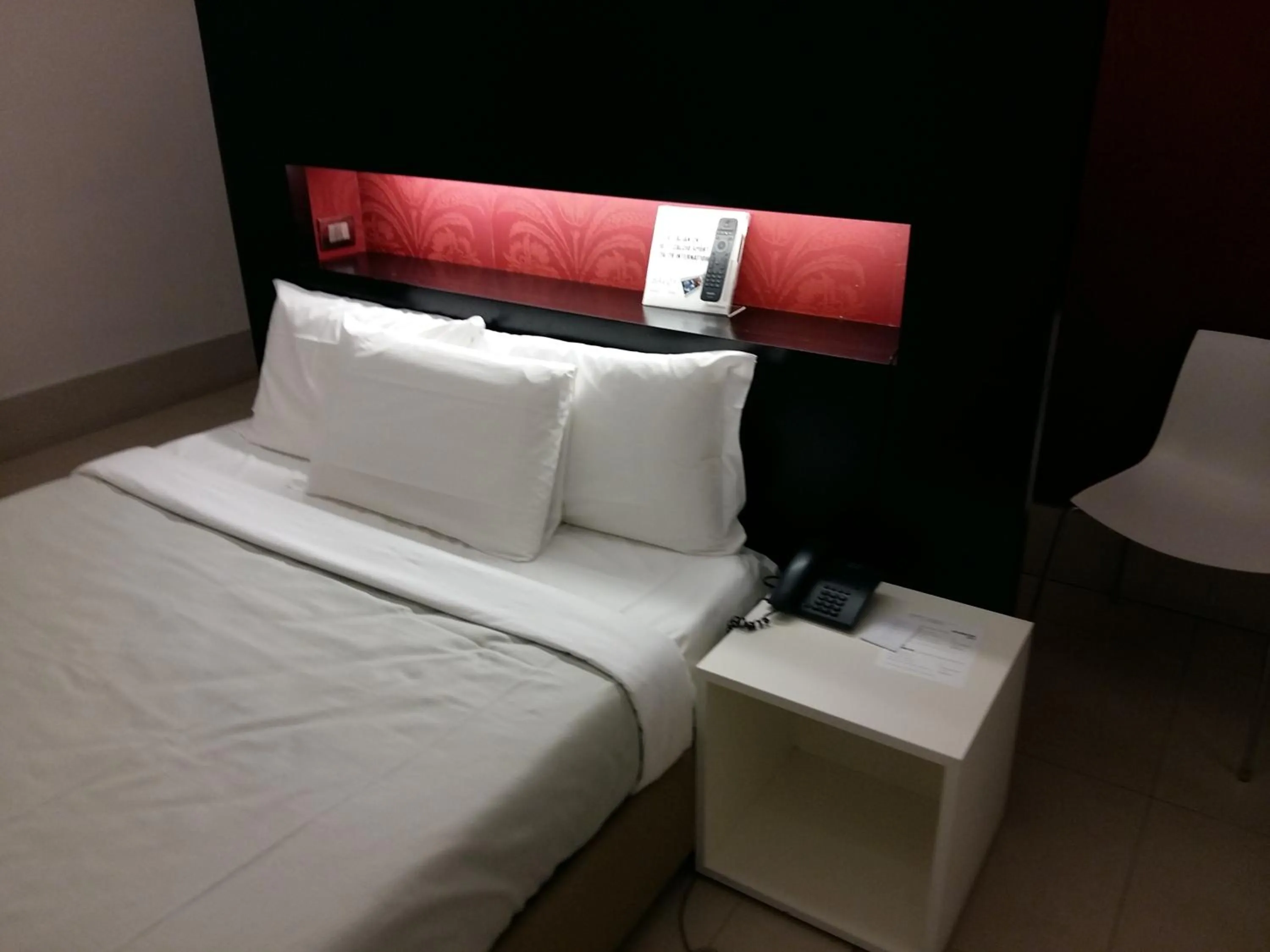 Bedroom, Bed in Savoy Hotel