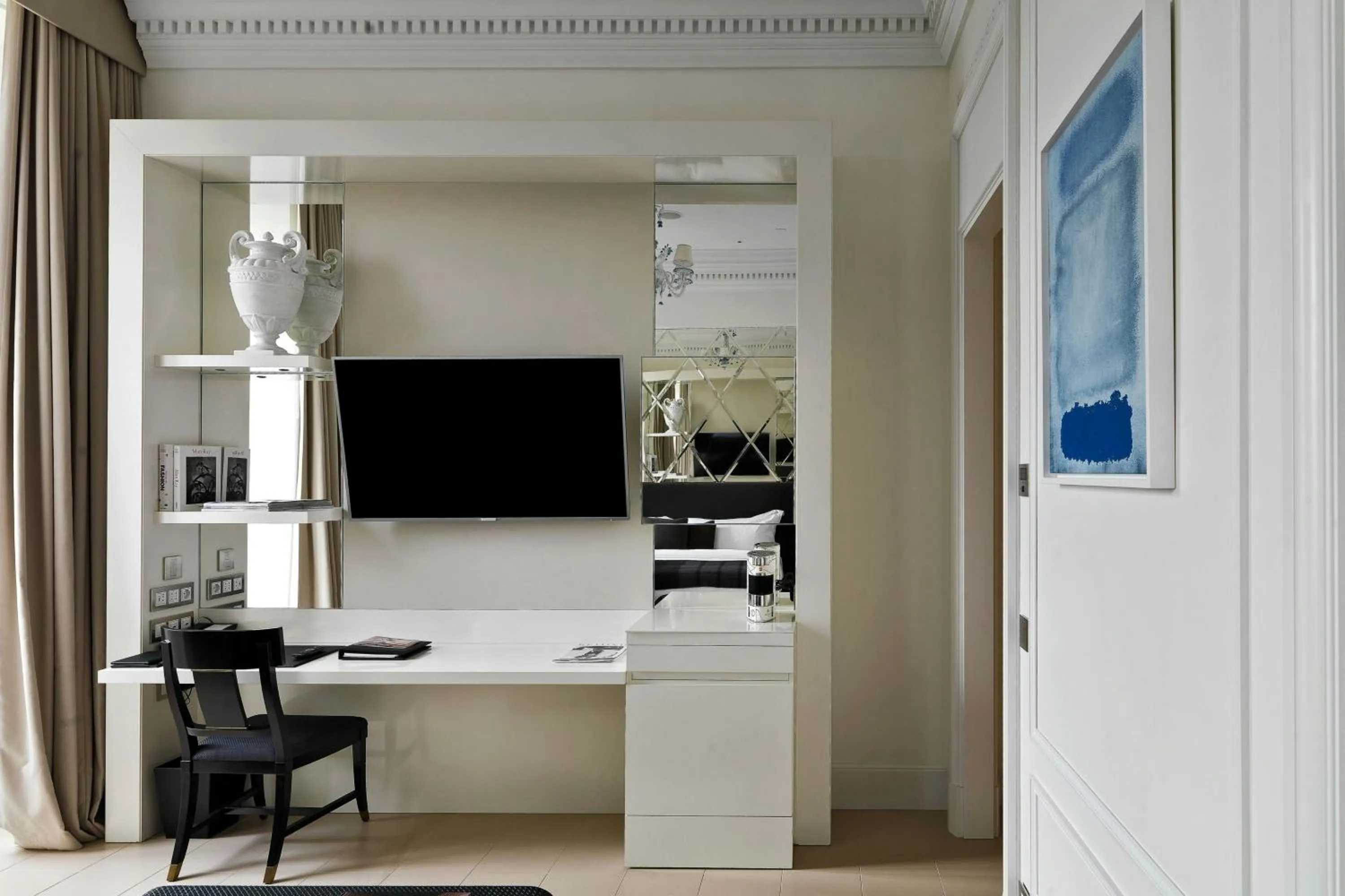 Photo of the whole room in The St. Regis Rome